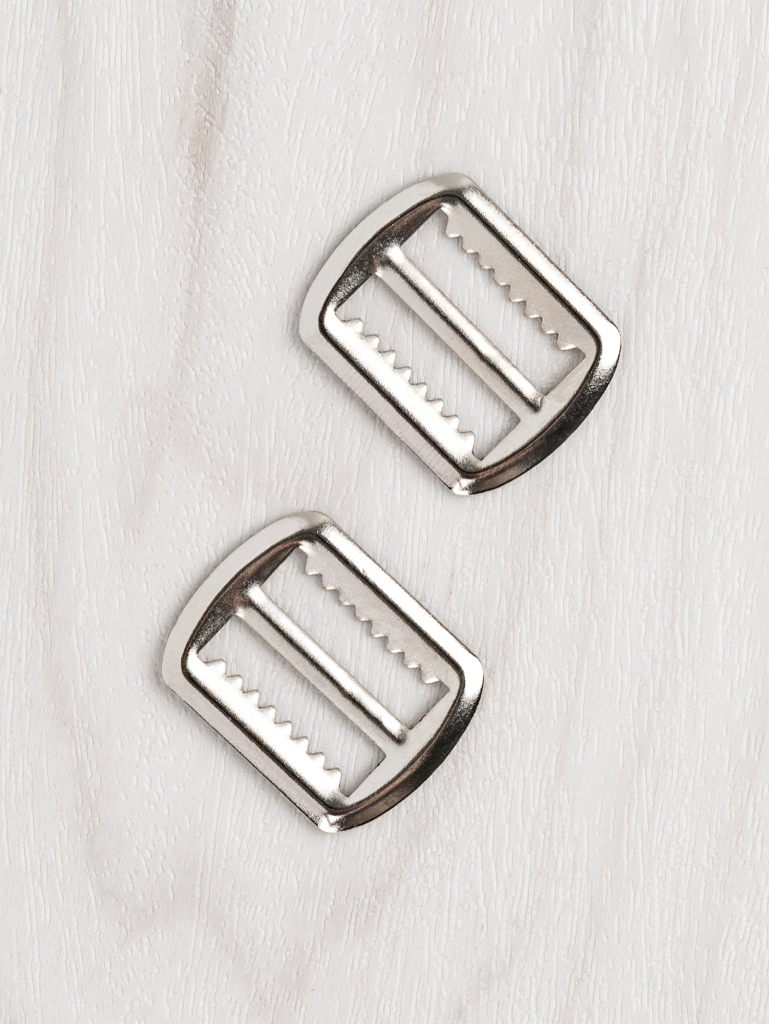S-CLO008-Vest-Buckle-19mm-2-pack-Silver-Core-Fabrics-Top-View.JPG