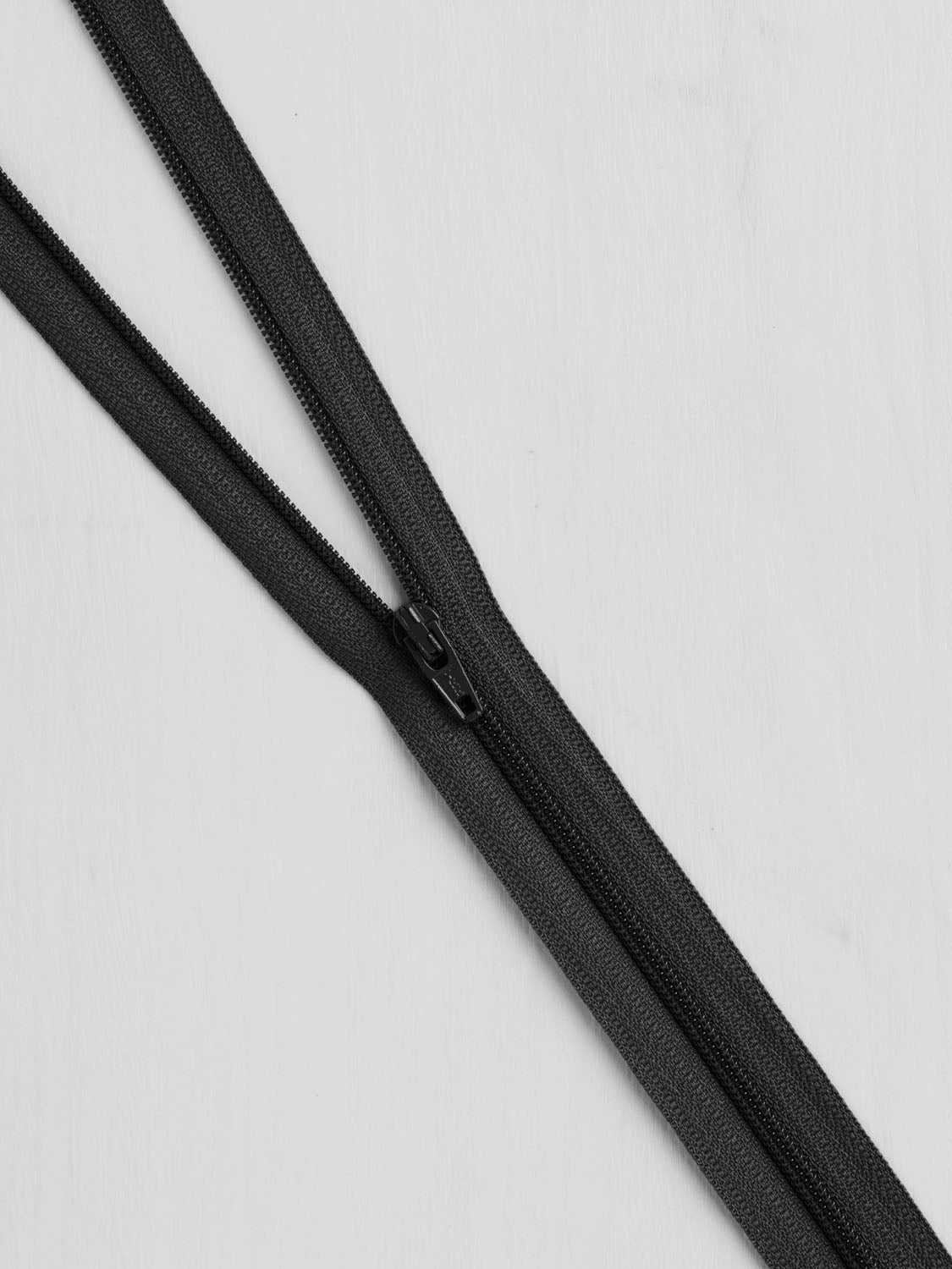 Natulon-recycled-regular-nylon-zipper-Black-Core-Fabrics.jpg