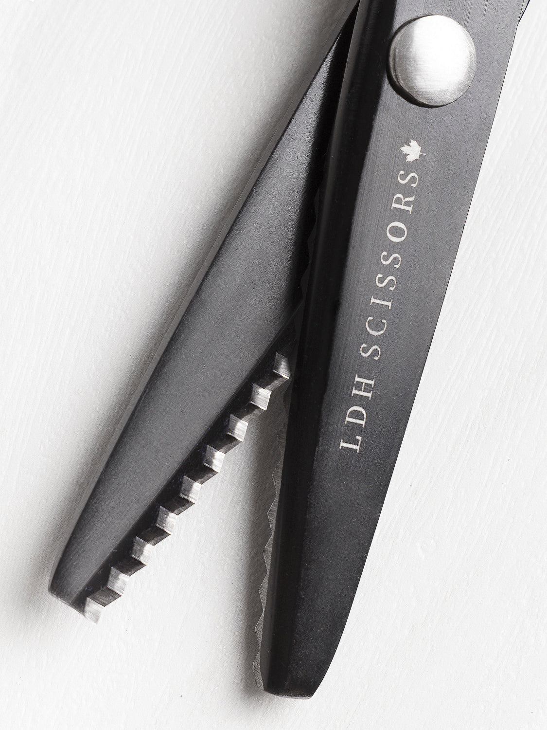 8” Black Steel LDH Pinking Shears | Core Fabrics