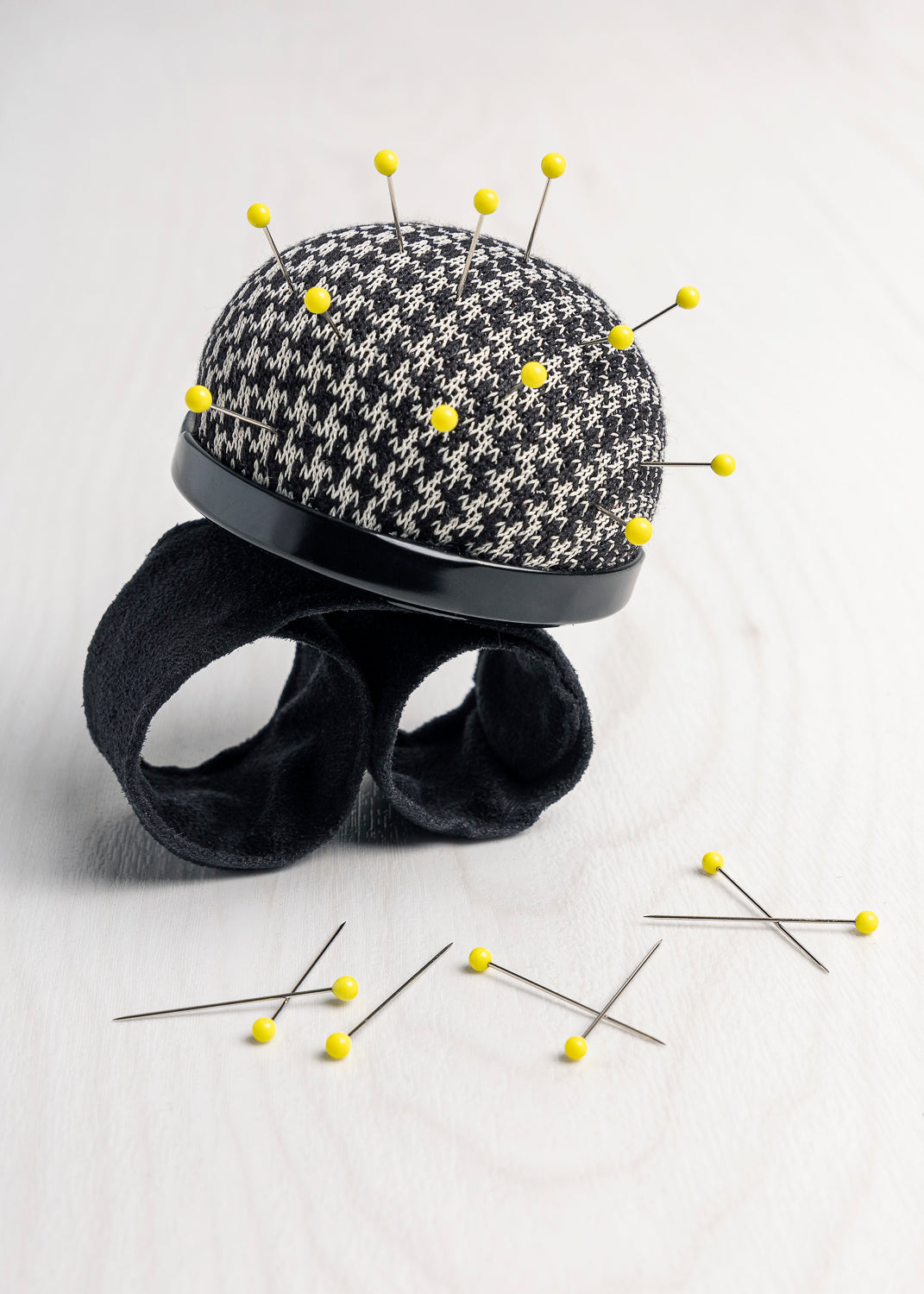 HoundstoothPinHolder-Angled_LR | Core Fabrics