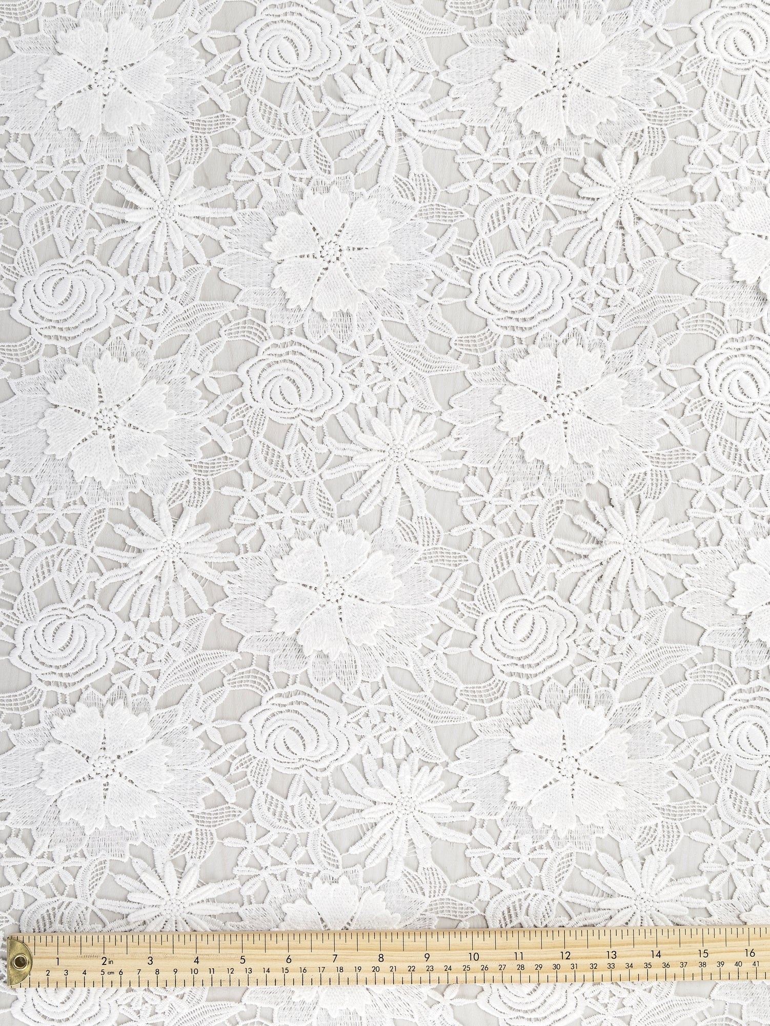 F-DEA044-3DFloral-Guipure-Lace-Deadstock-White-Core-Fabrics-ruler.JPG