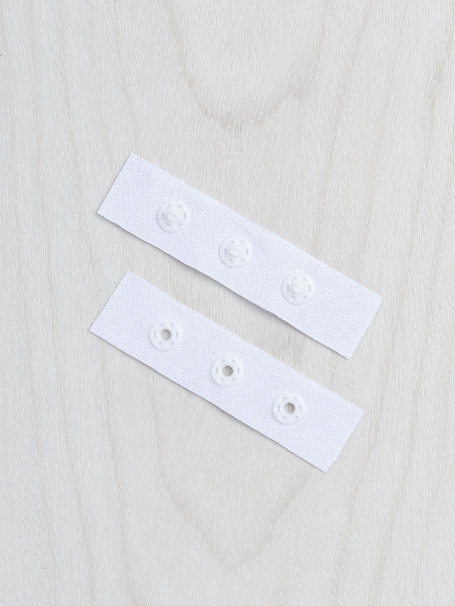 N-BUT028 - 3 Snap Buttons ¾ Inch Tape - White - Core Fabrics