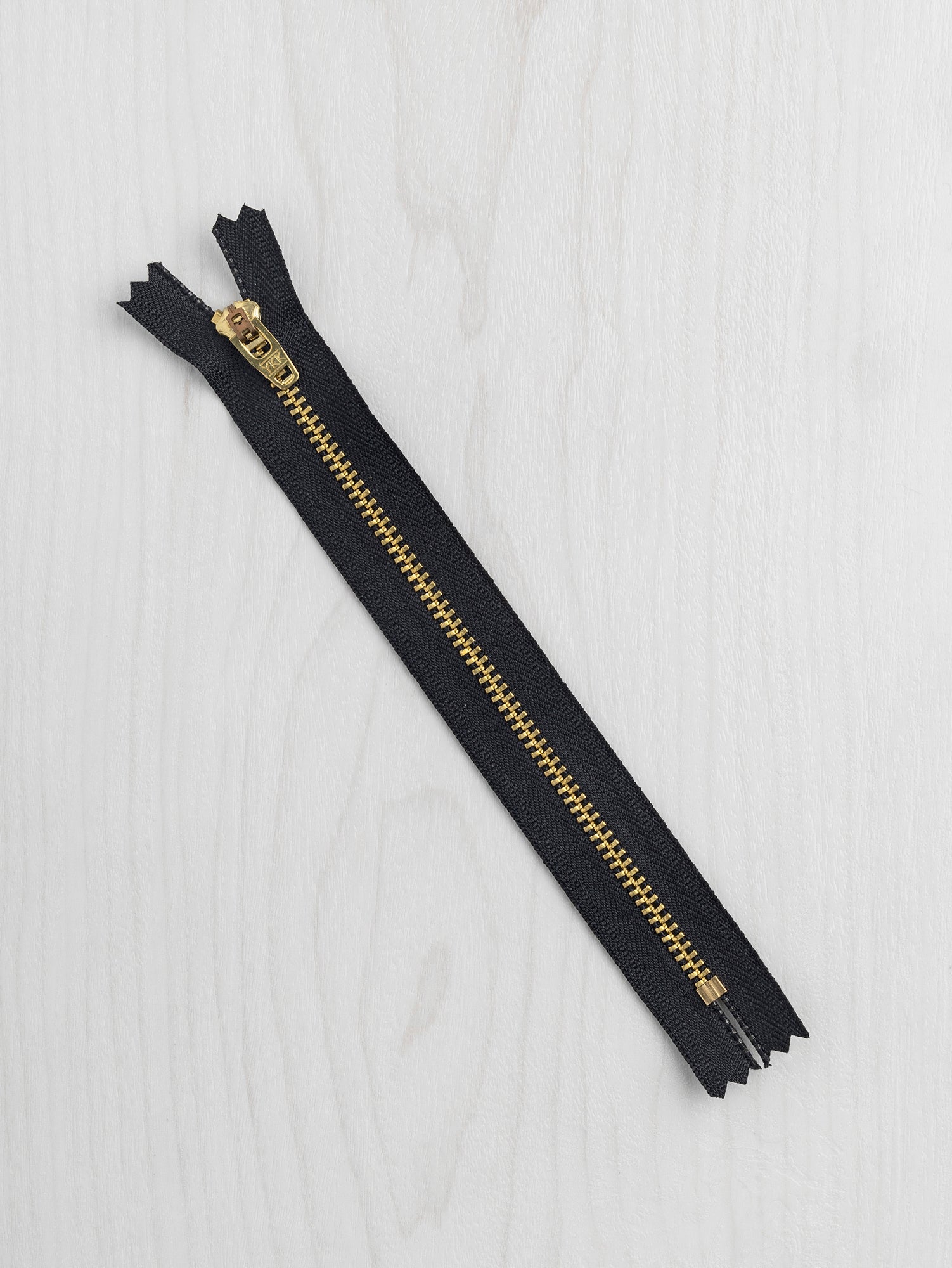 Closed-End YKK Jeans Zipper with Metal Teeth