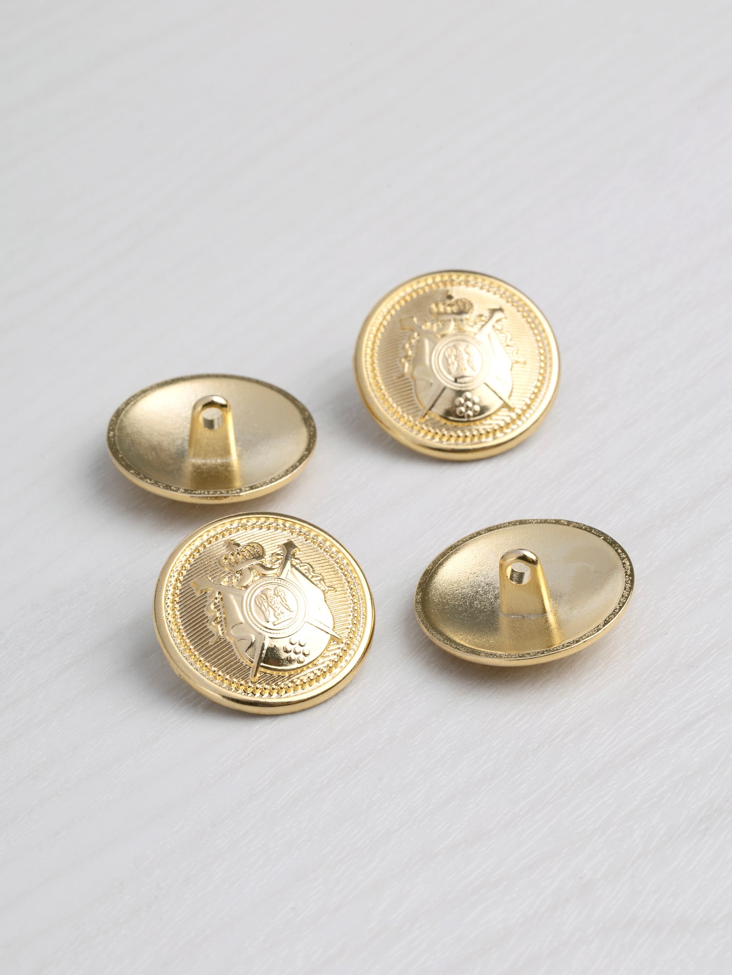 N-BUT026-001-Royal-Metal-36L-23mm-7-8-button-4-pack-Gold-Core-Fabrics-back
