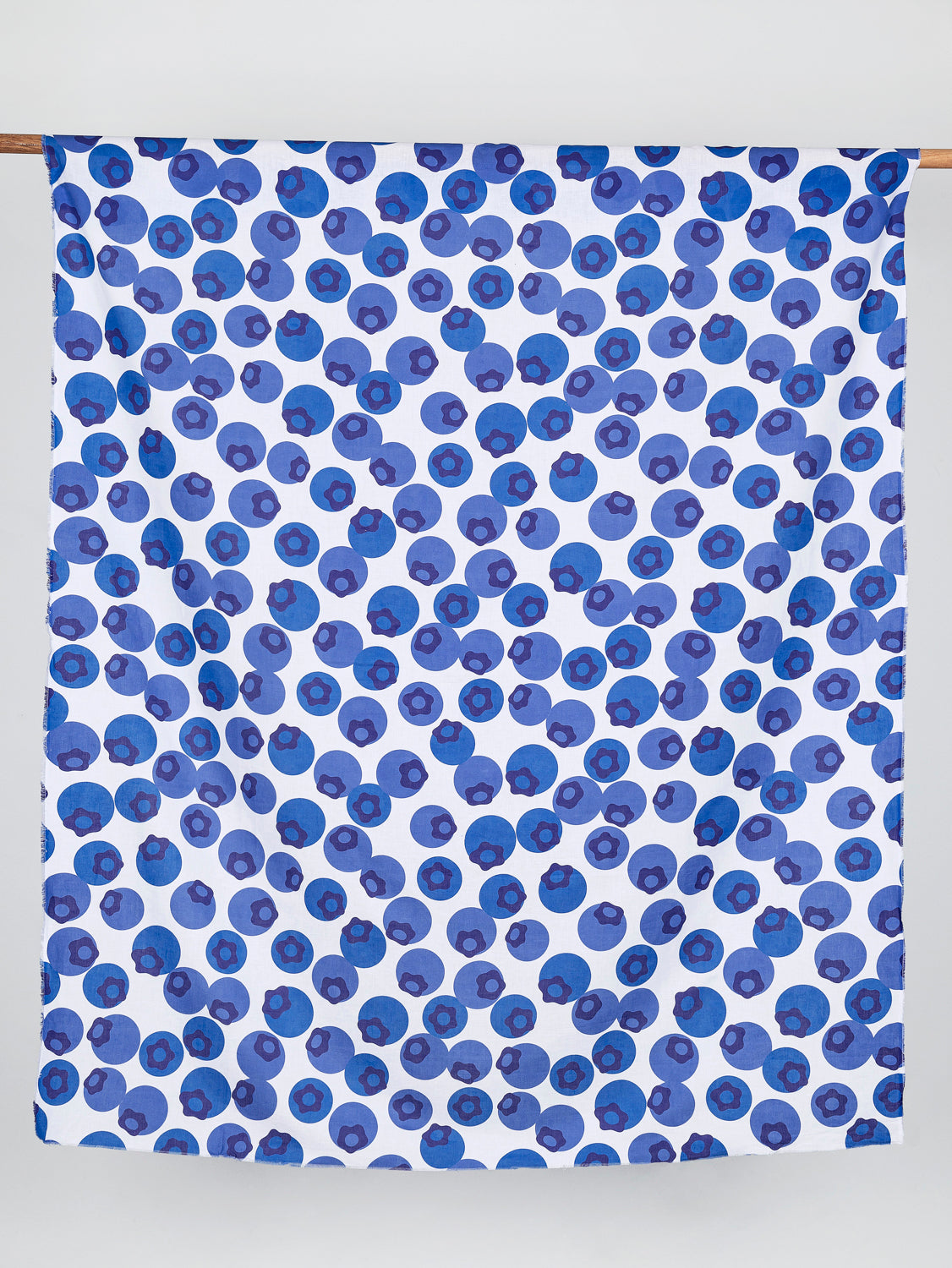 F-COT467-Blueberry-Blowup-Print-Organic-Cotton-Linen-White-and-Blue-Violet-Core-Fabrics-ruler