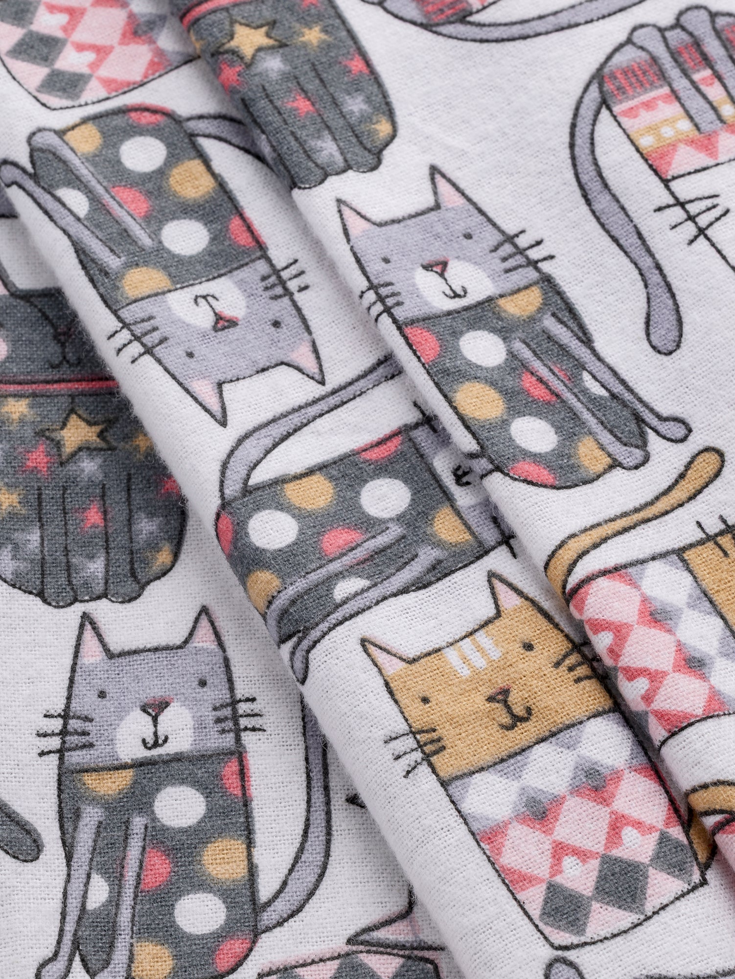 F-COT431-Cat-in-Sweater-Print-Cotton-Flannel-Deadstock-White-Grey-Red-Core-Fabrics-fold.JPG