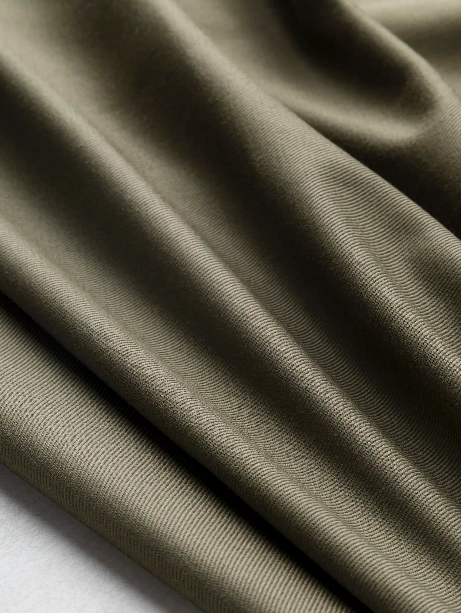 【新品未使用】NEAT COTTON TWILL FLARE - OLIVE46 Classic Non Stretch Cotton Twill - Olive | Core Fabrics