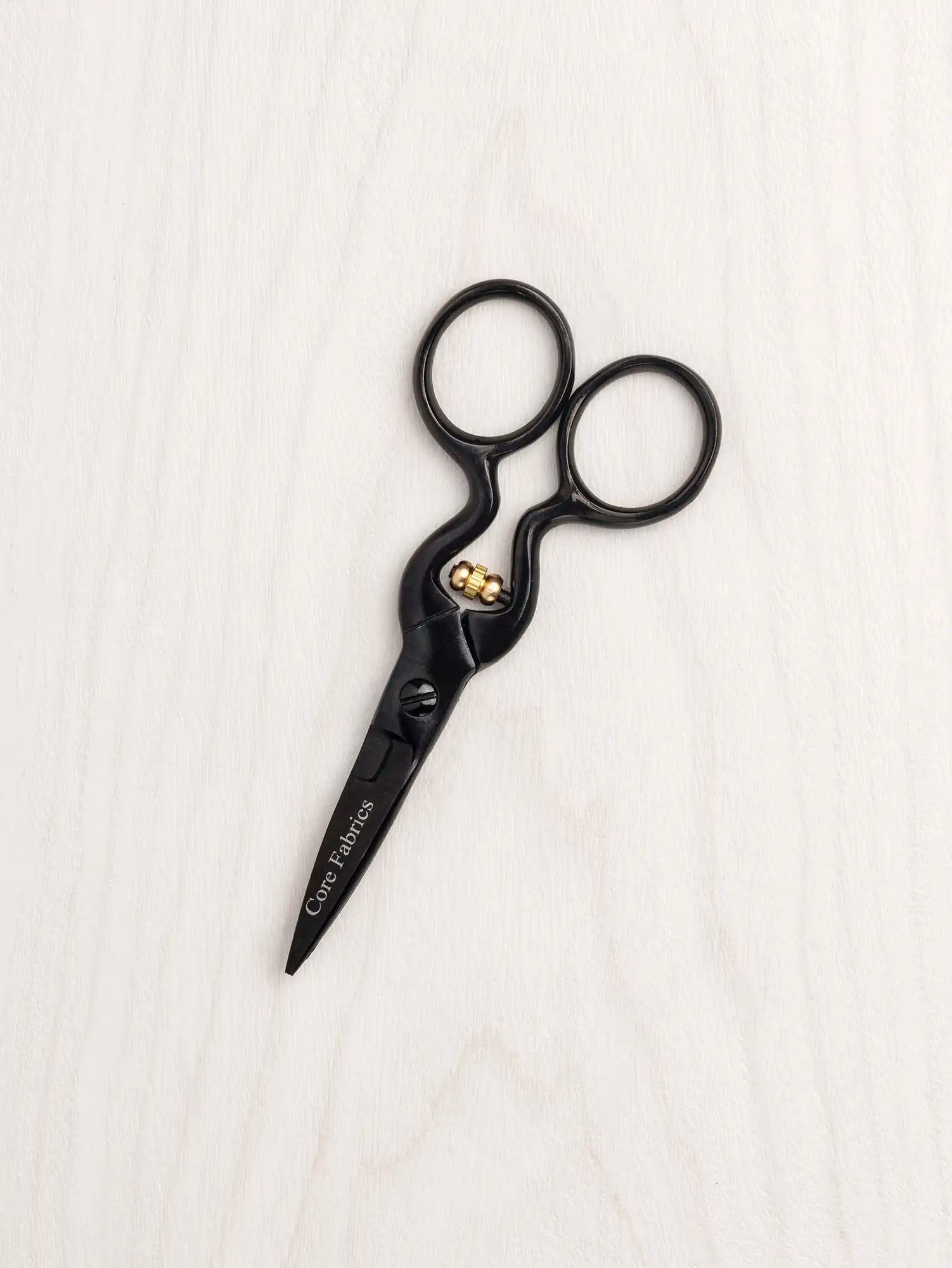 S-SCI017-Core-Fabrics-4-5Black-Buttonhole-Scissors-Core-Fabrics-closed.webp