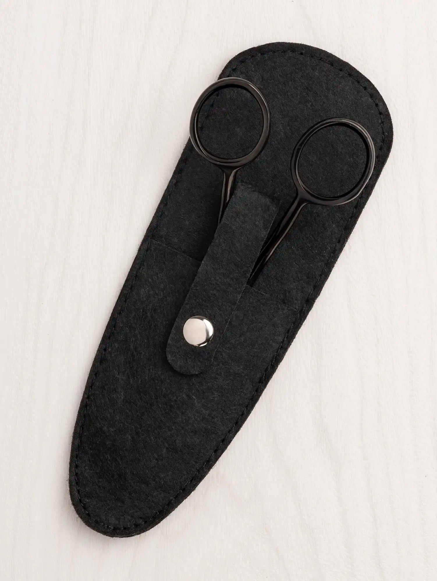S-SCI018-Core-Fabrics-6-Black-Duckbilled-Scissors-Core-Fabrics-packaging.webp