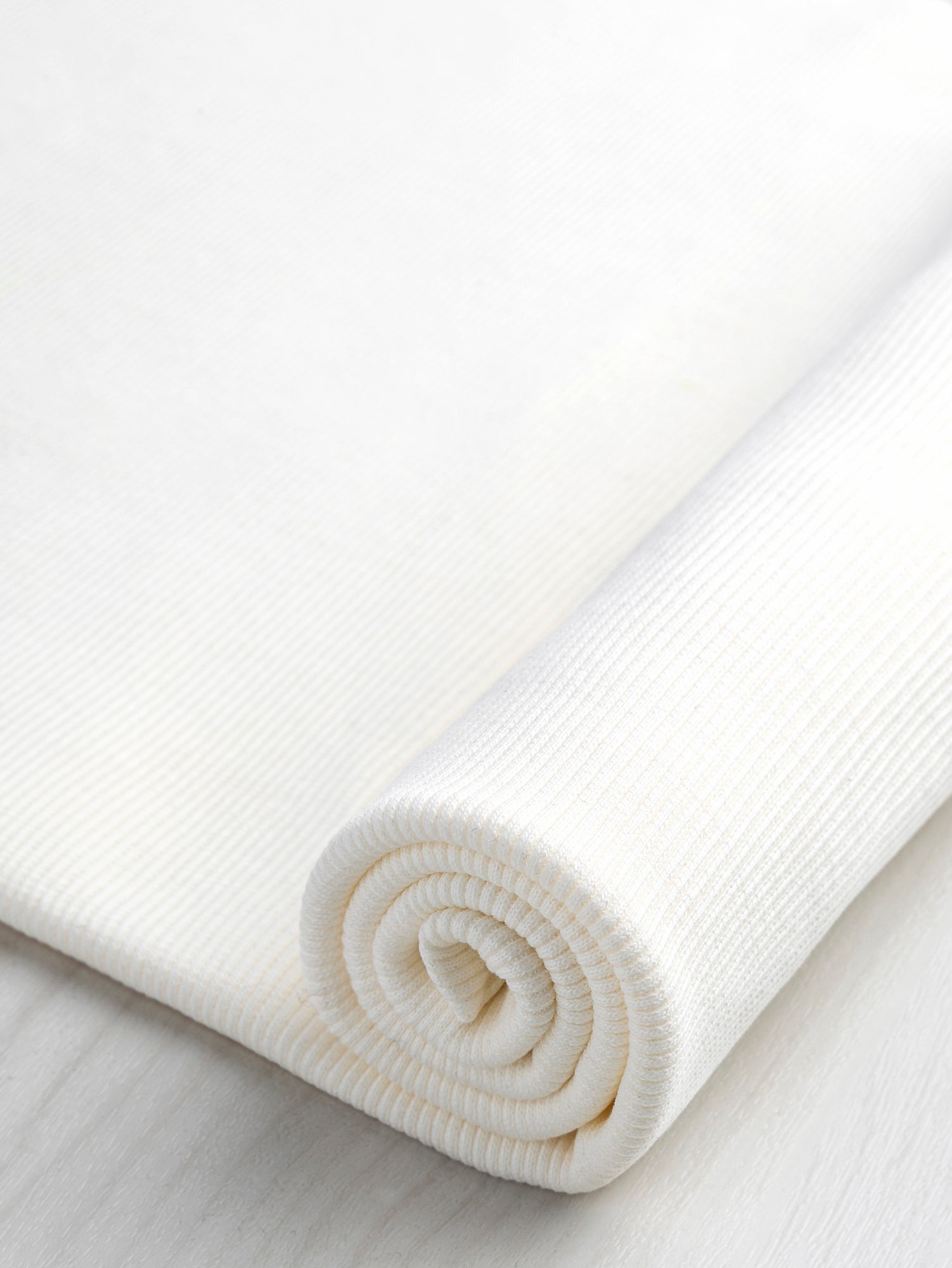 N-RIB009-002-Custom-Organic-Cotton-2-by-1-Rib-Knit-White-Core-Fabrics.JPG