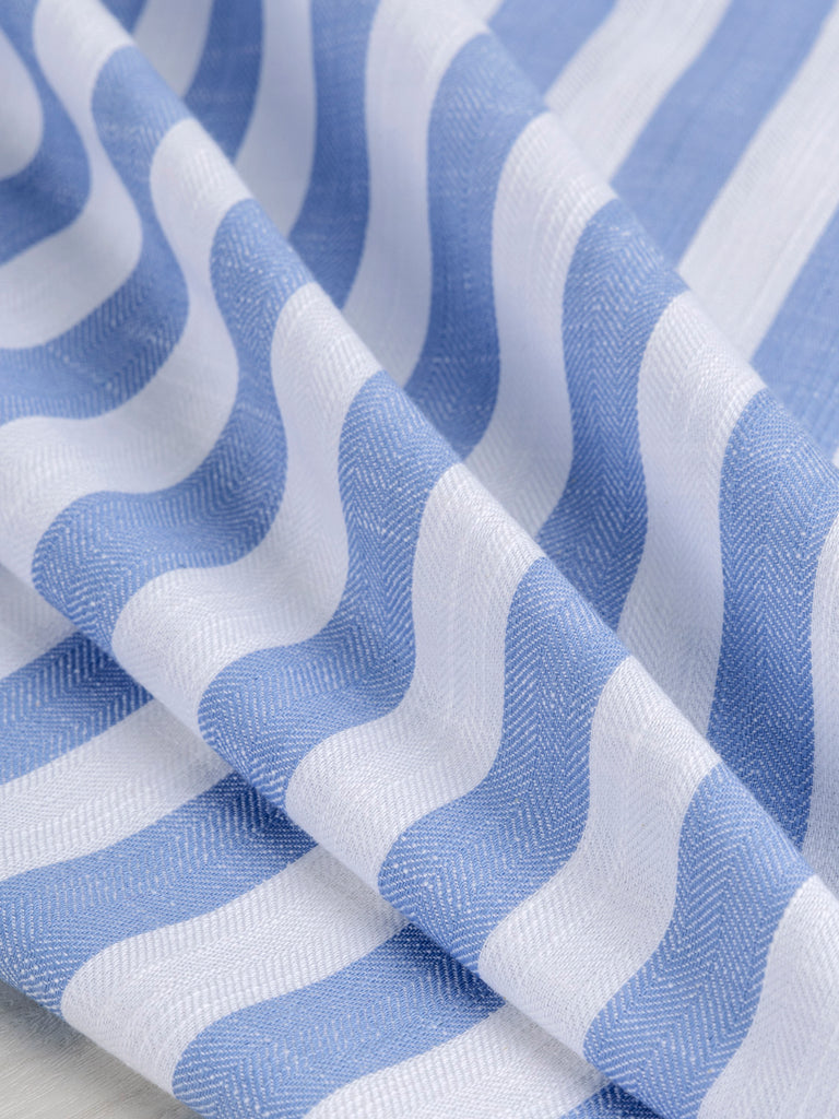 Coton rayé à chevrons teint en fil - Bleu bleuet + blanc