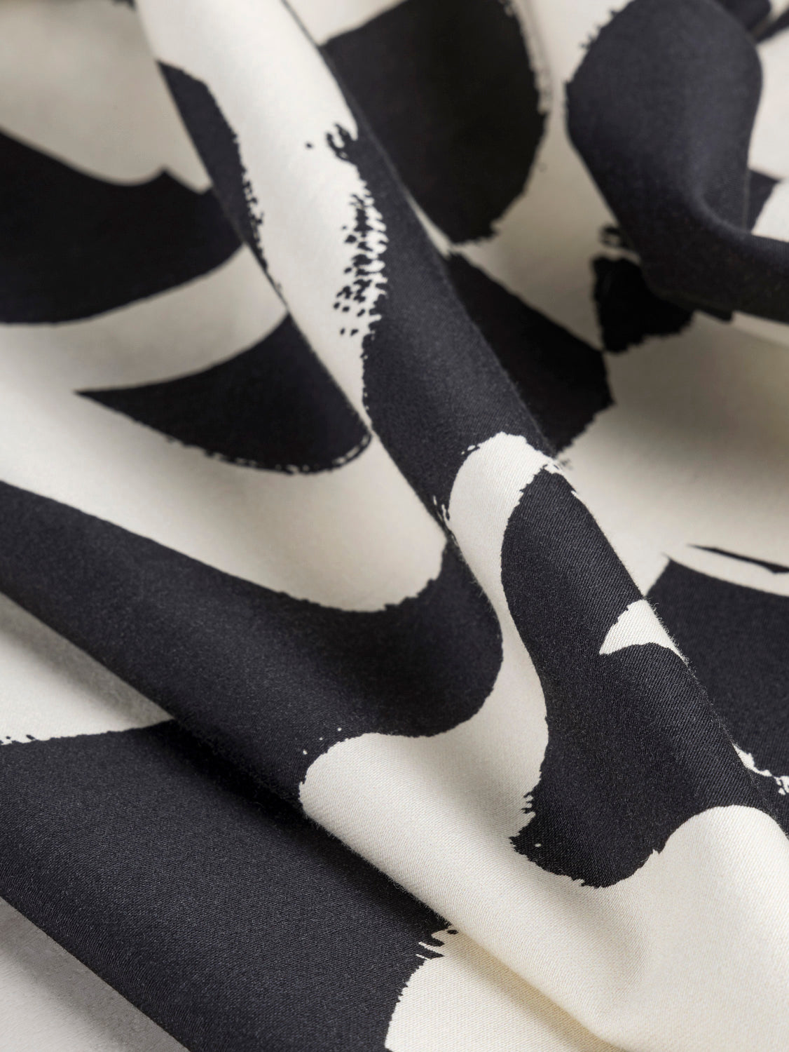 Large Geo Brushstroke Print Stretch Cotton Sateen - Black + White | Core Fabrics