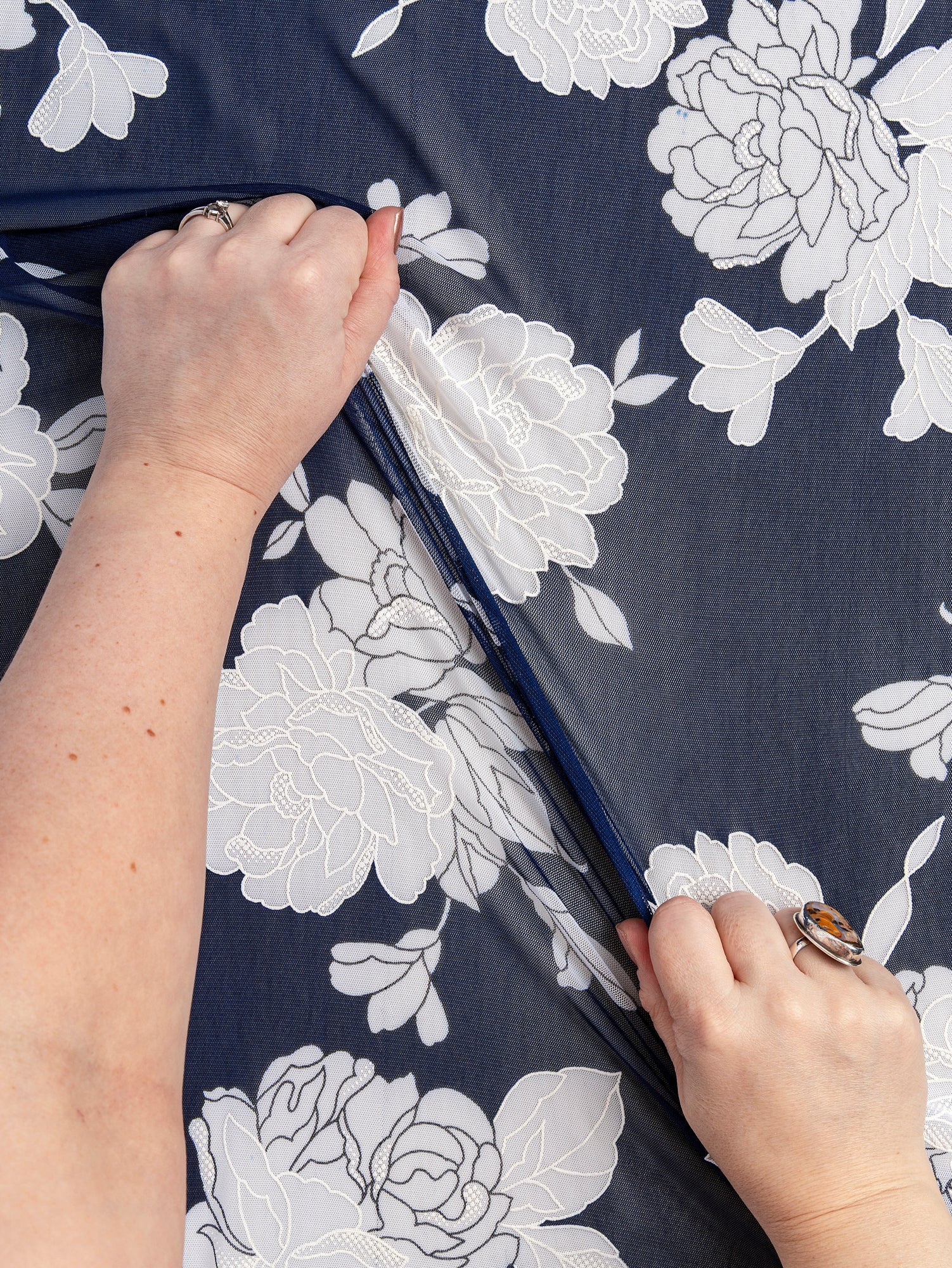 F-DEA041-Floral-Stretch-Mesh-Deadstock-Navy-and-White-Core-Fabrics-stretch.JPG
