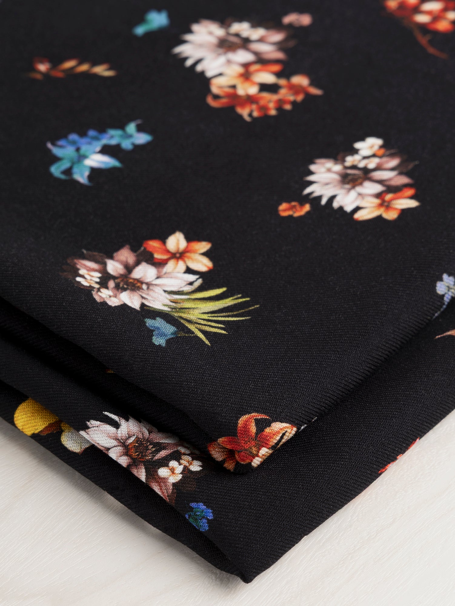 F-DEA061-Floral-Viscose-TwillDeadstock-Black-Multicolour-Core-Fabrics-fold.JPG