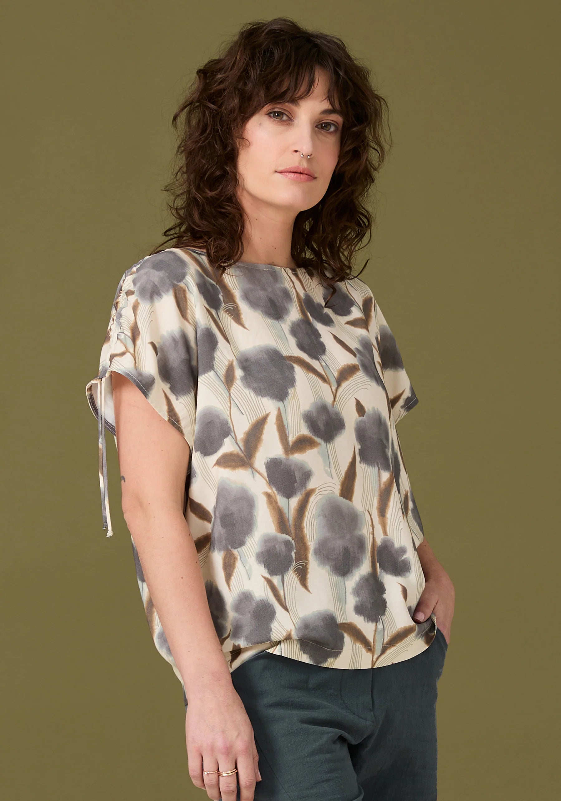 F-DEA028-001-Flower-Print-Viscose-Deadstock-Cream-and-Steel-Blue-Core-Fabrics-model-portrait.webp