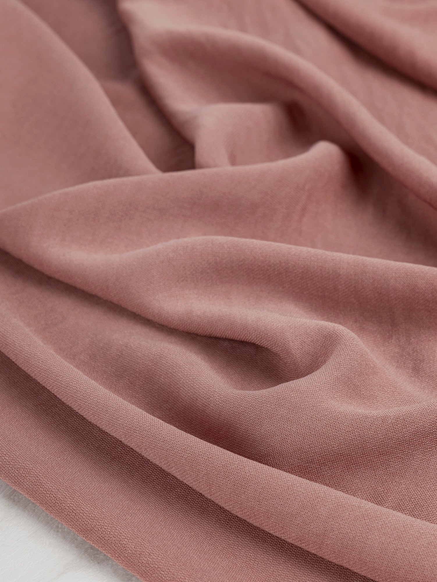 F-DEA052-Flowy-Viscose-Deadstock-Dusty Rose-Core-Fabrics-scrunched.JPG