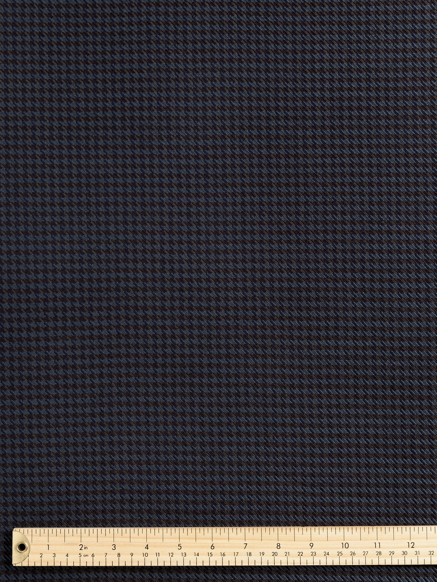 F-WOL109-Houndstooth-Italian-Wool-Suiting-Deadstock-Navy-and-Chocolate-Core-Fabrics-ruler.JPG