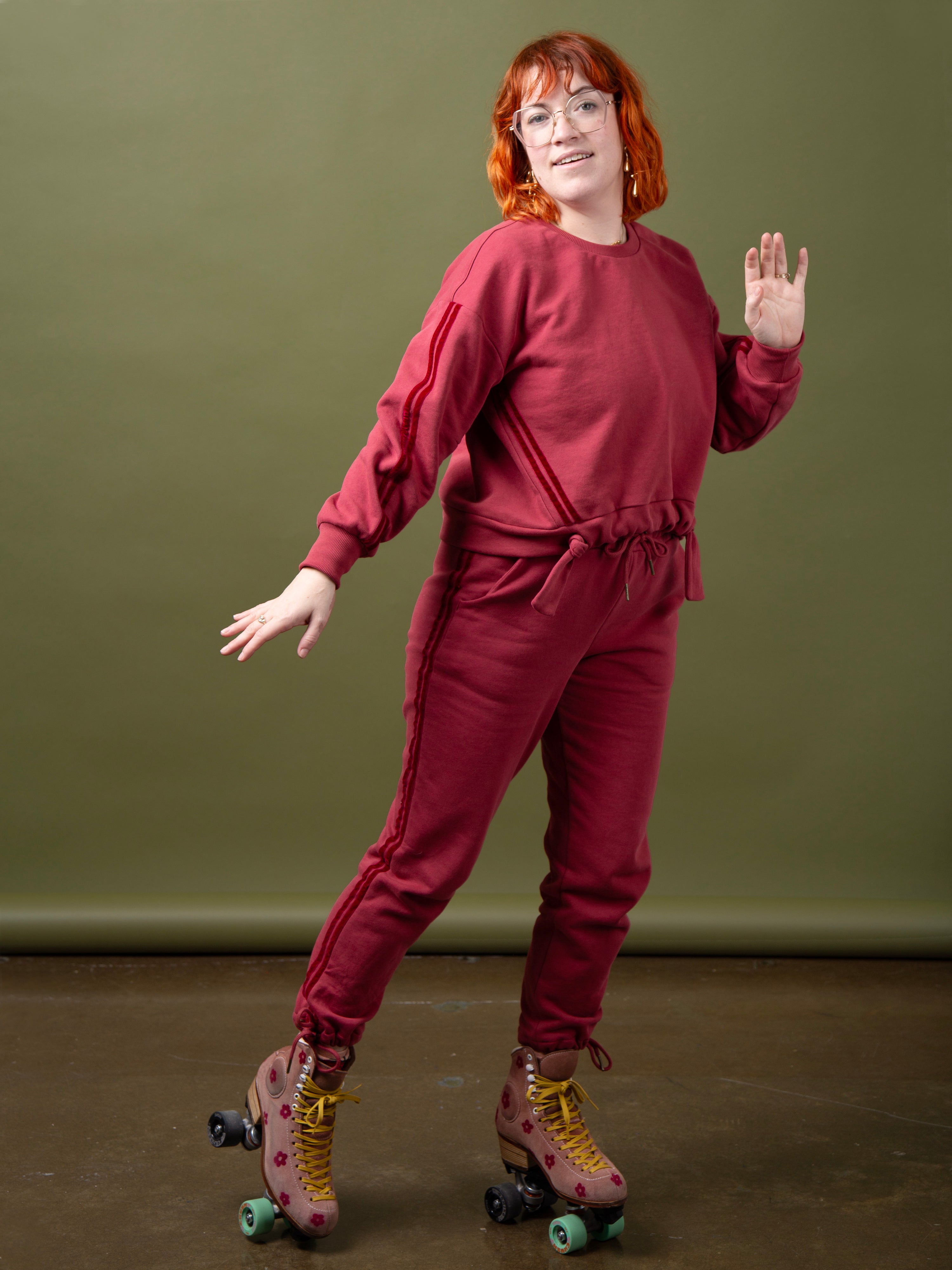 F-COT399-010 Custom Organic Cotton Fleece Red Earth - model | Core-Fabrics