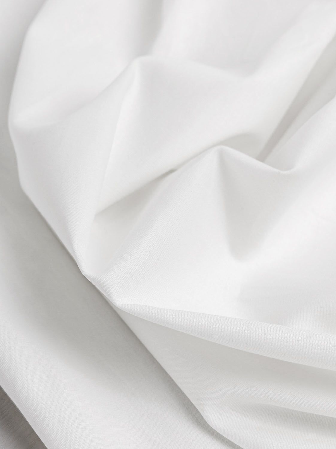 F-COT137-028-Core-Collection-Lightweight-Silky-Cotton-Poplin-White-scrunched