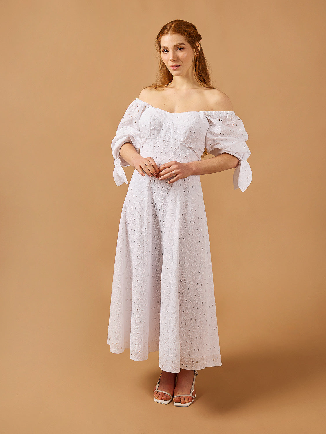 Lilas Dress Kit - Daisy Cotton Eyelet Deadstock - Model | Core Fabrics