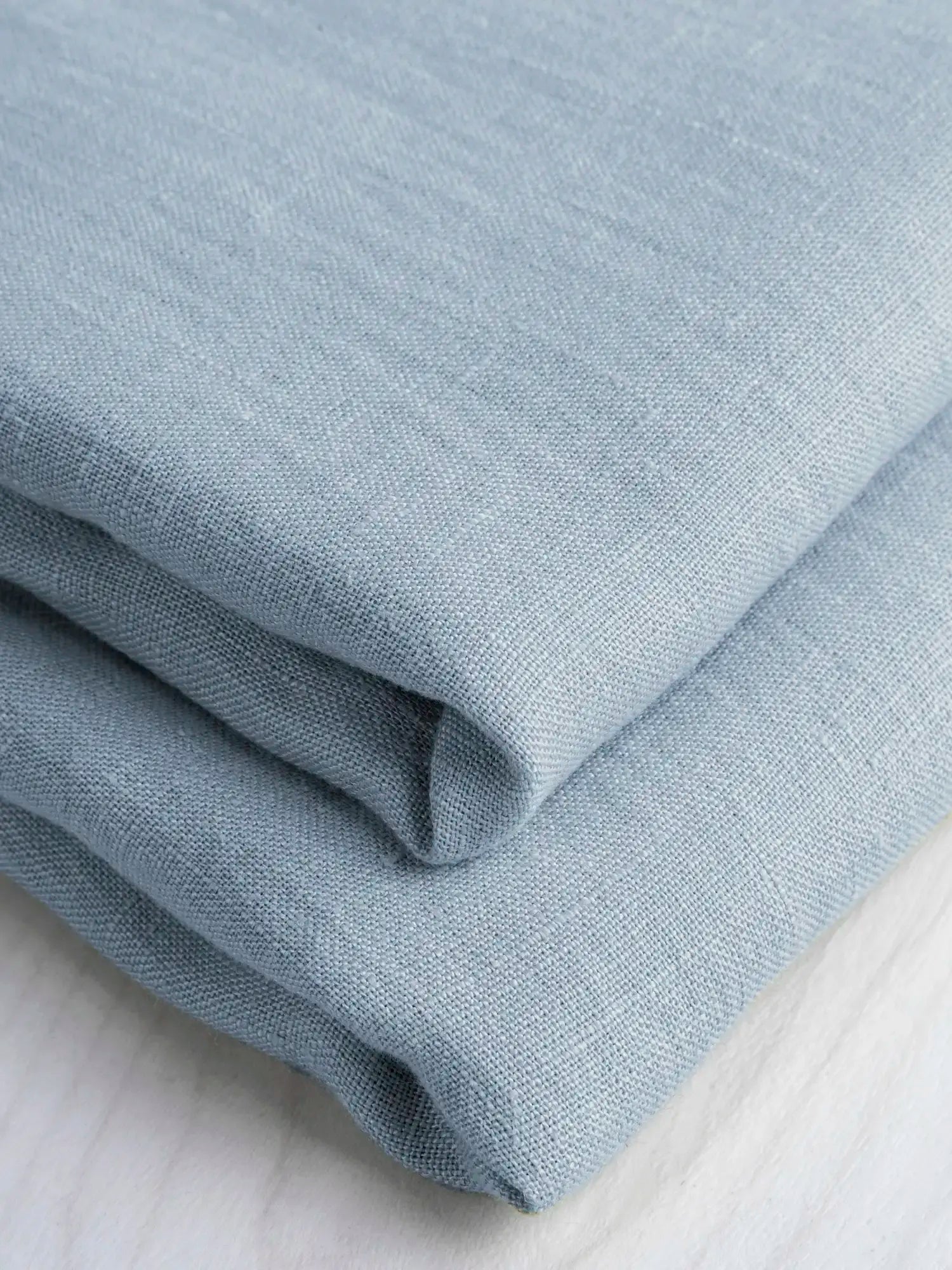 F-LIN020-046-Midweight-European-Linen-Chambray-Core-Fabrics-fold.webp