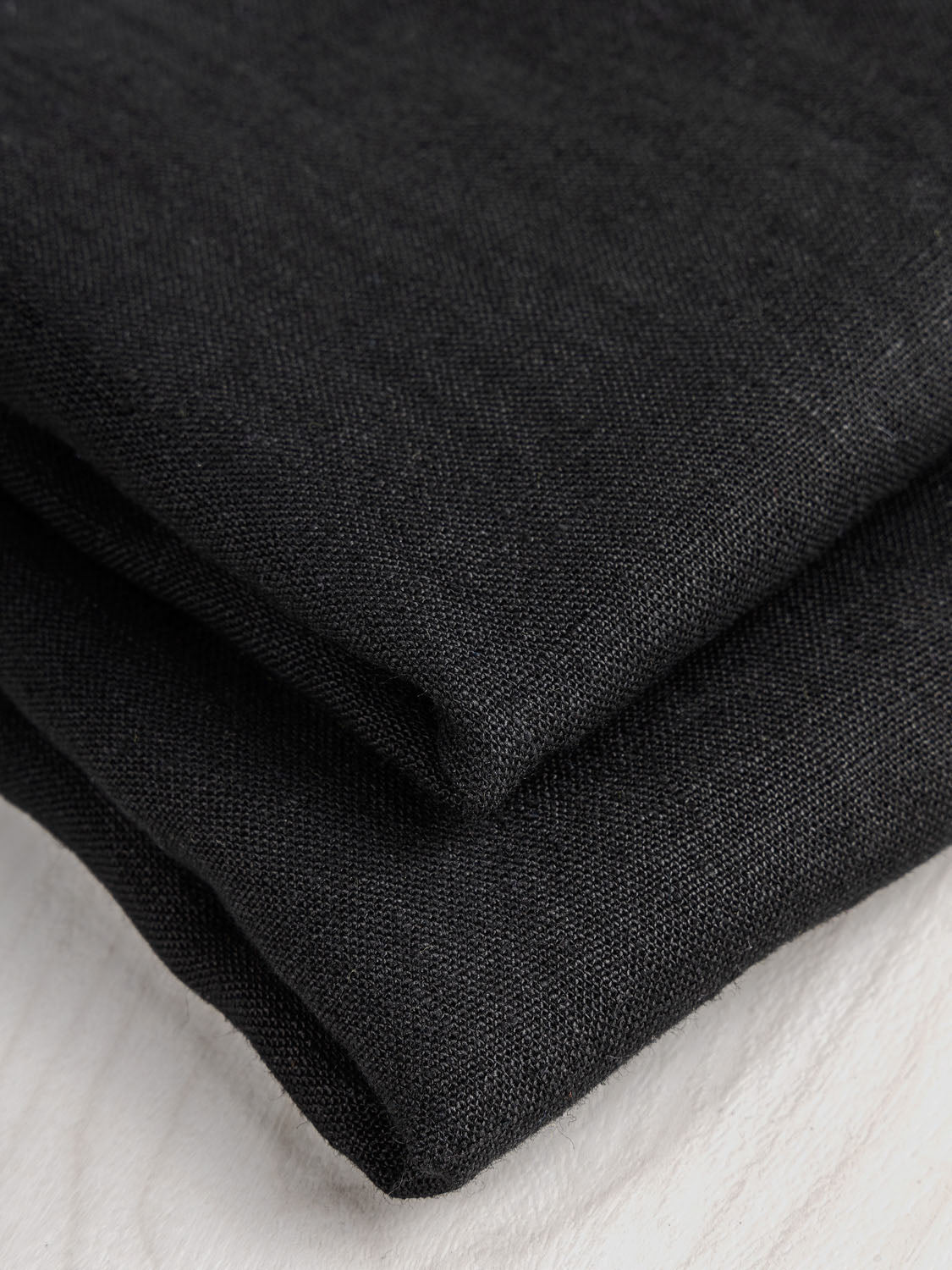 F-LIN020-022-Midweight-Core-Collection-Linen-Midnight-Black-Core-Fabrics-fold