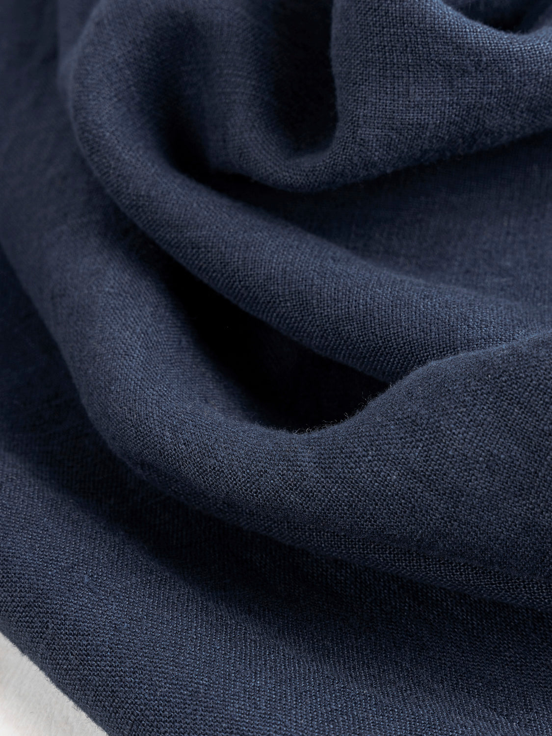 F-LIN020-031-Midweight-European-Linen-Navy-Core-Fabrics-scrunched