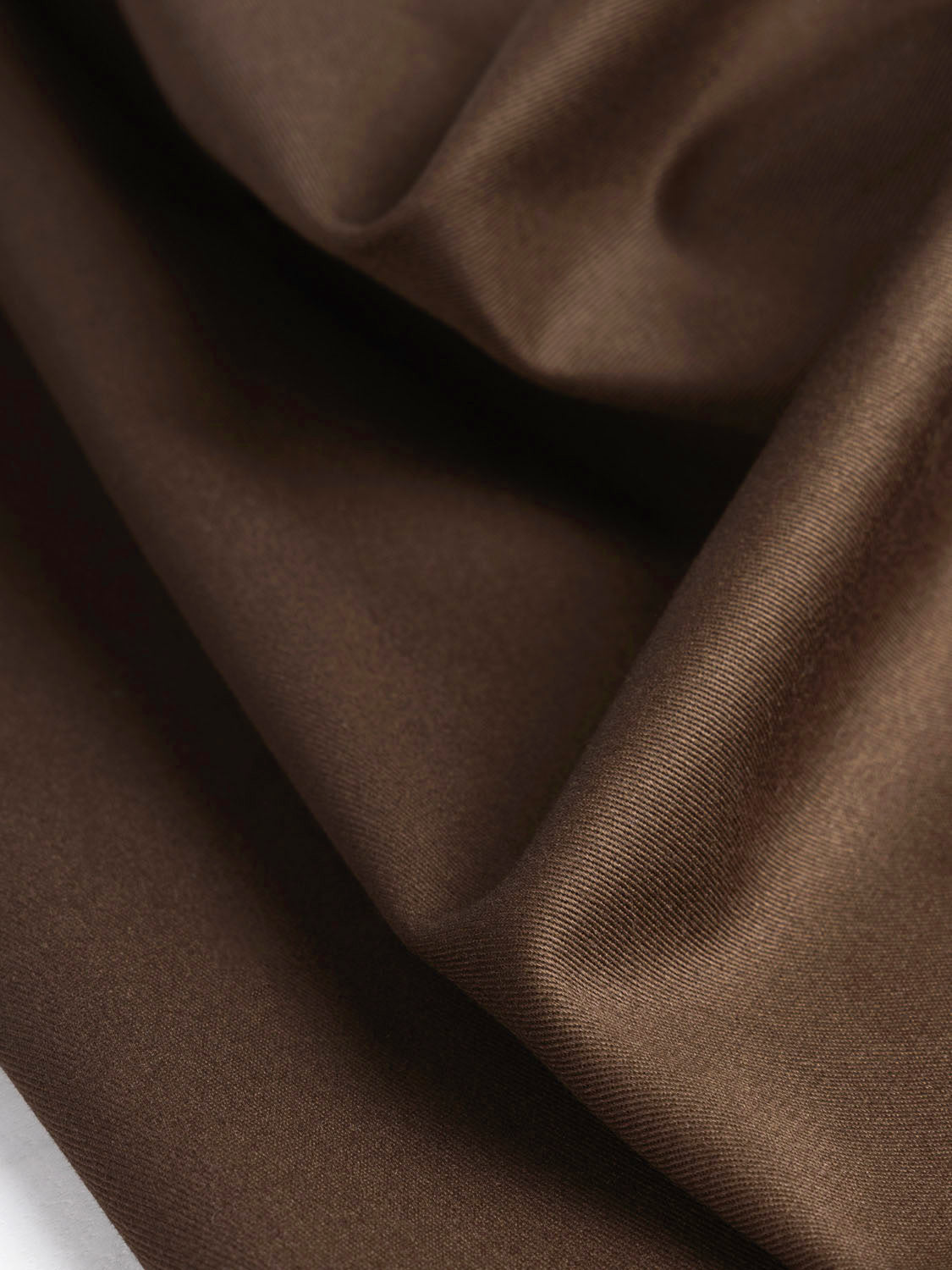 F-COT173-018-Midweight-Organic-Cotton-Twill-Chocolate-Core-Fabrics-scrunch