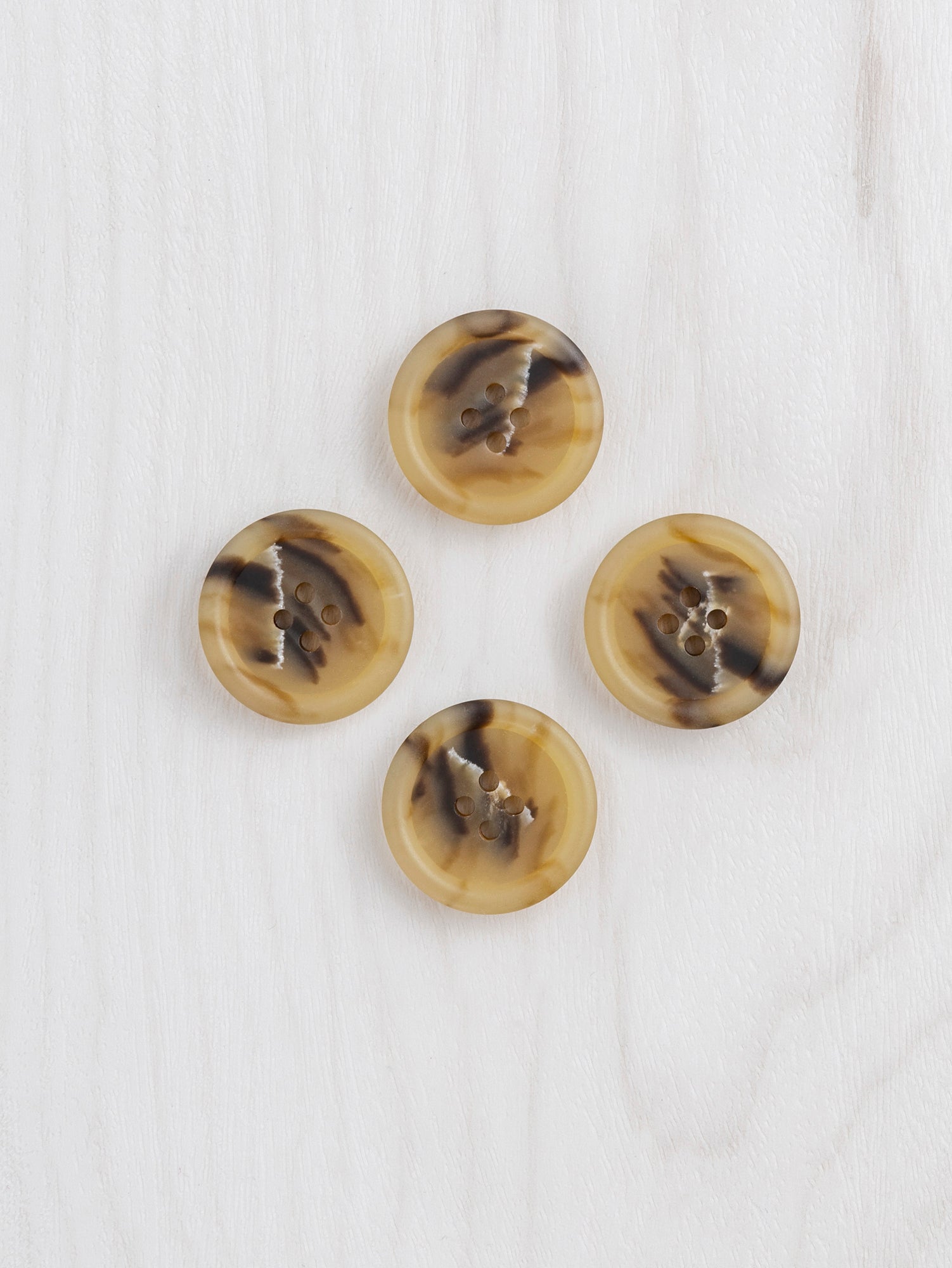 N-BUT-RP40L-006-TortoiseShellButton-4Pack_LR.jpg