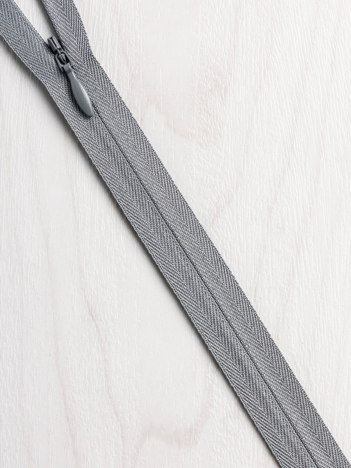 YKK Medium Grey Invisible Zipper 22