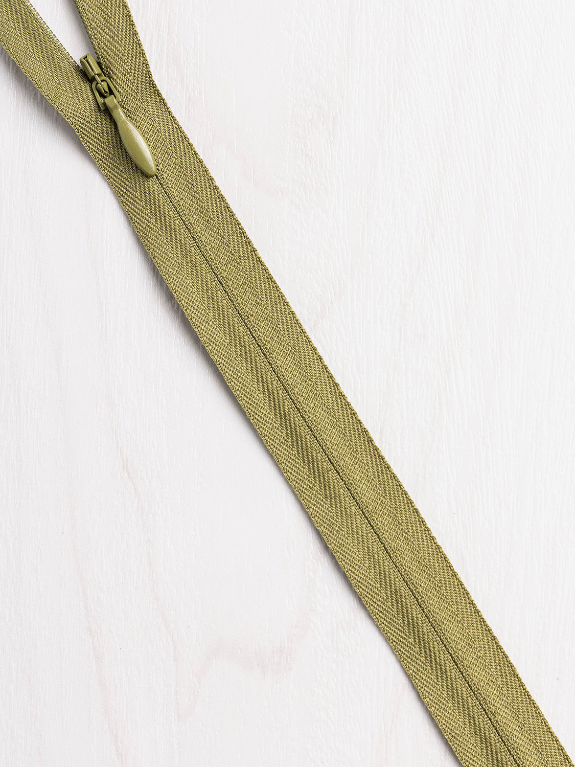 ANTIQUE BRASS READY-MADE YKK METAL ZIPPERS  Quality Thread – Quality  Thread & Notions