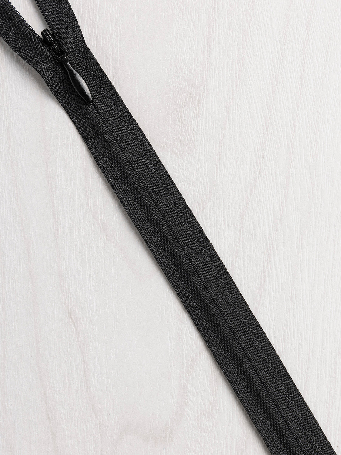 YKK #3 12 Nylon Coil Long Pull Bag Zipper - Black (580)