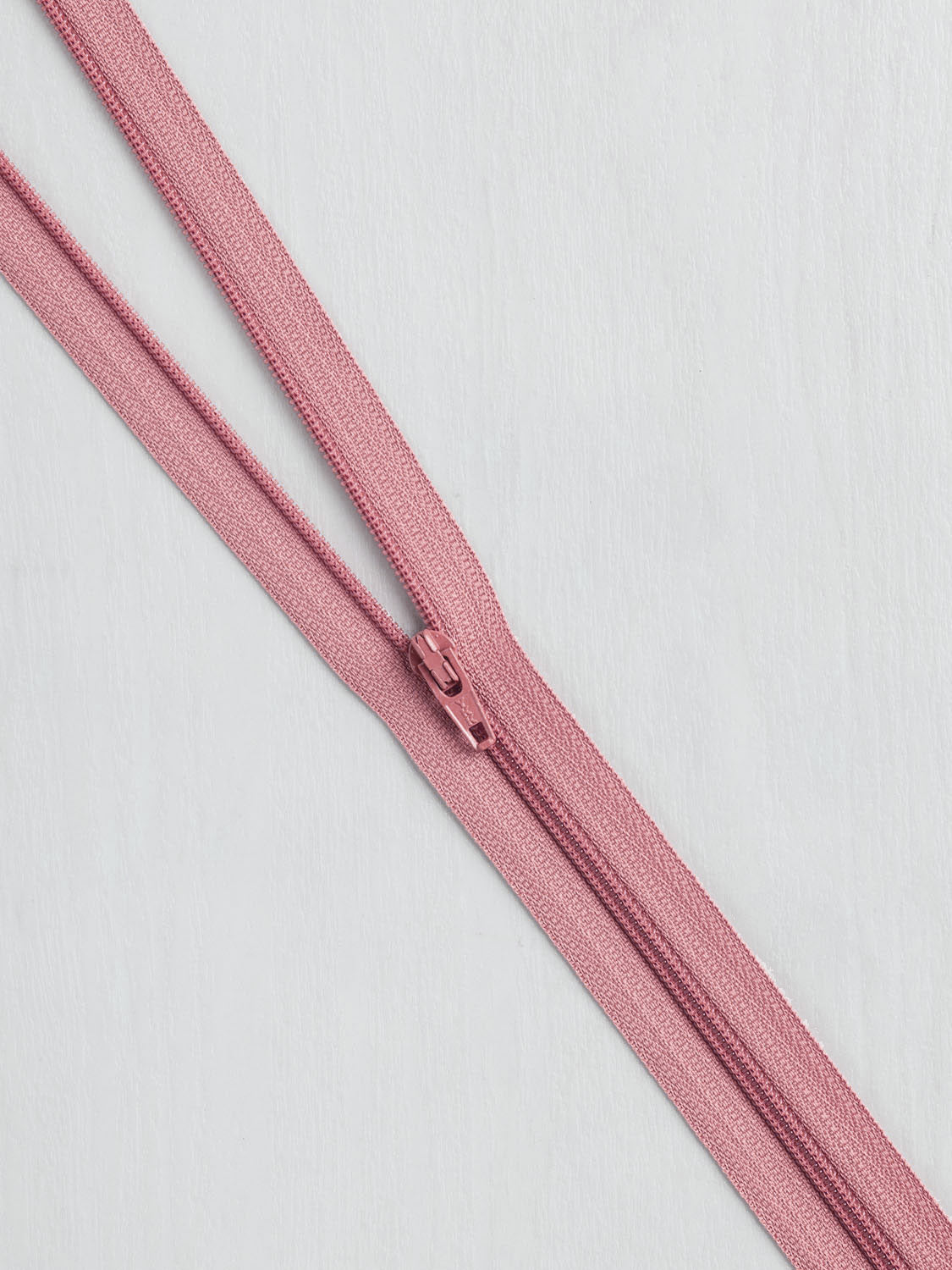 N-ZIP007-9-070-Nylon-Zipper-9inch-PinkCore-Fabrics.jpg