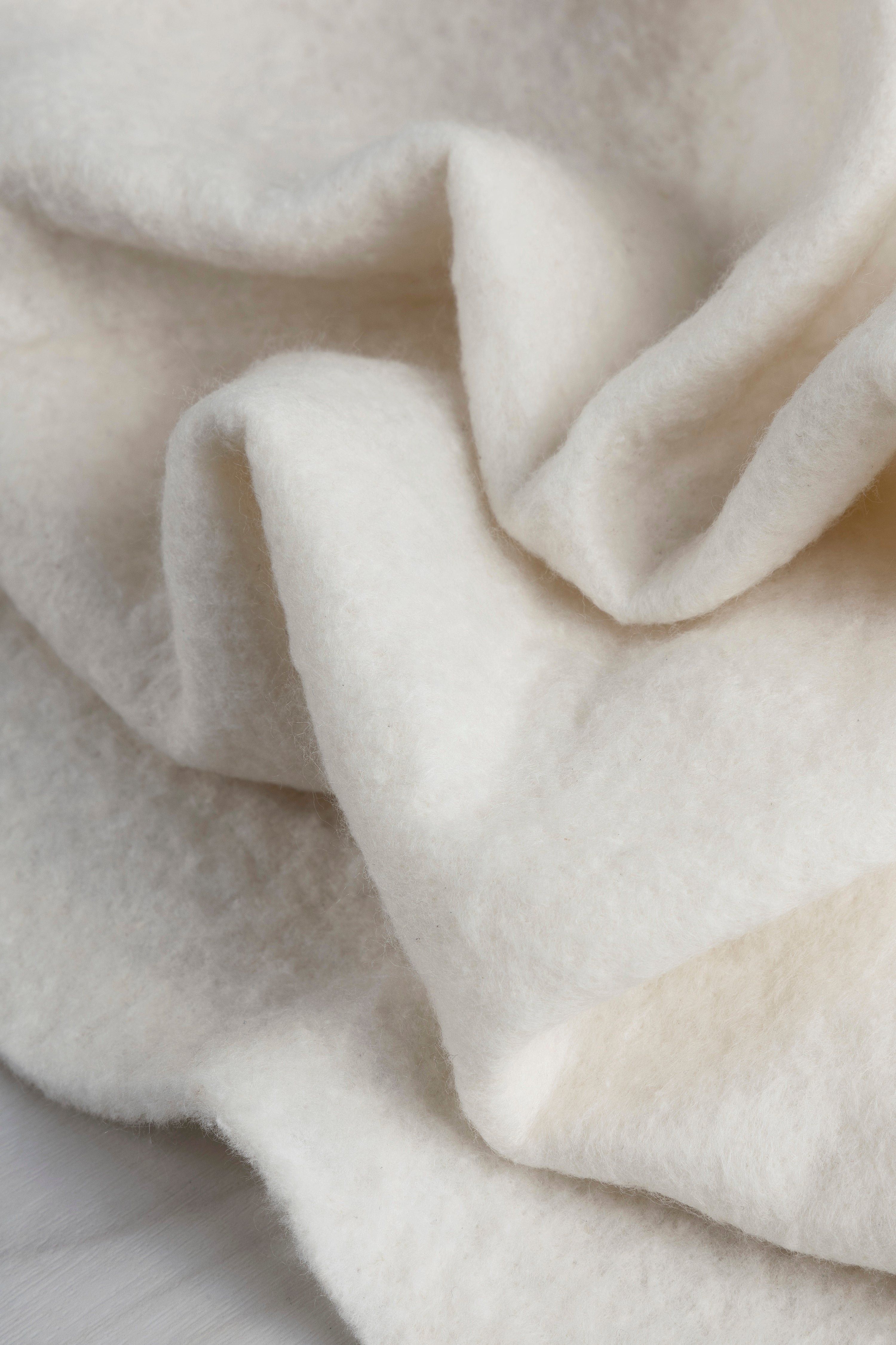 N-BAT003-No-Scrim-Cotton-Batting-Core-Fabrics-scrunched