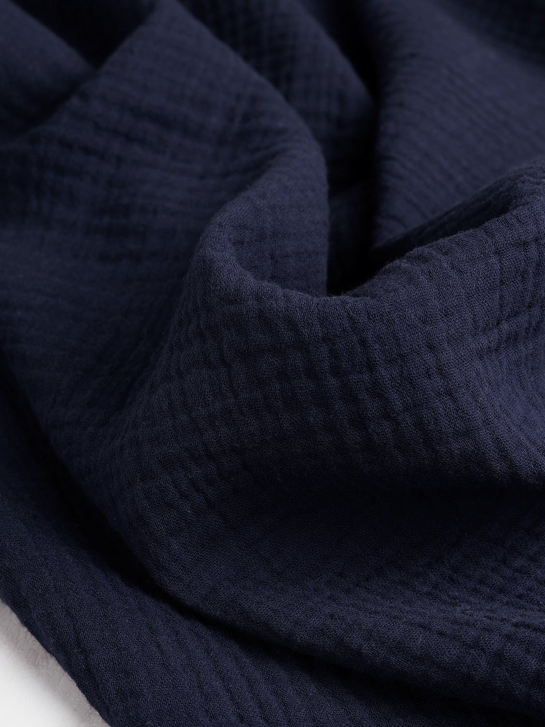 F-COT102-021-Organic-Cotton-Double-Gauze-Navy-Core-Fabrics-scrunched