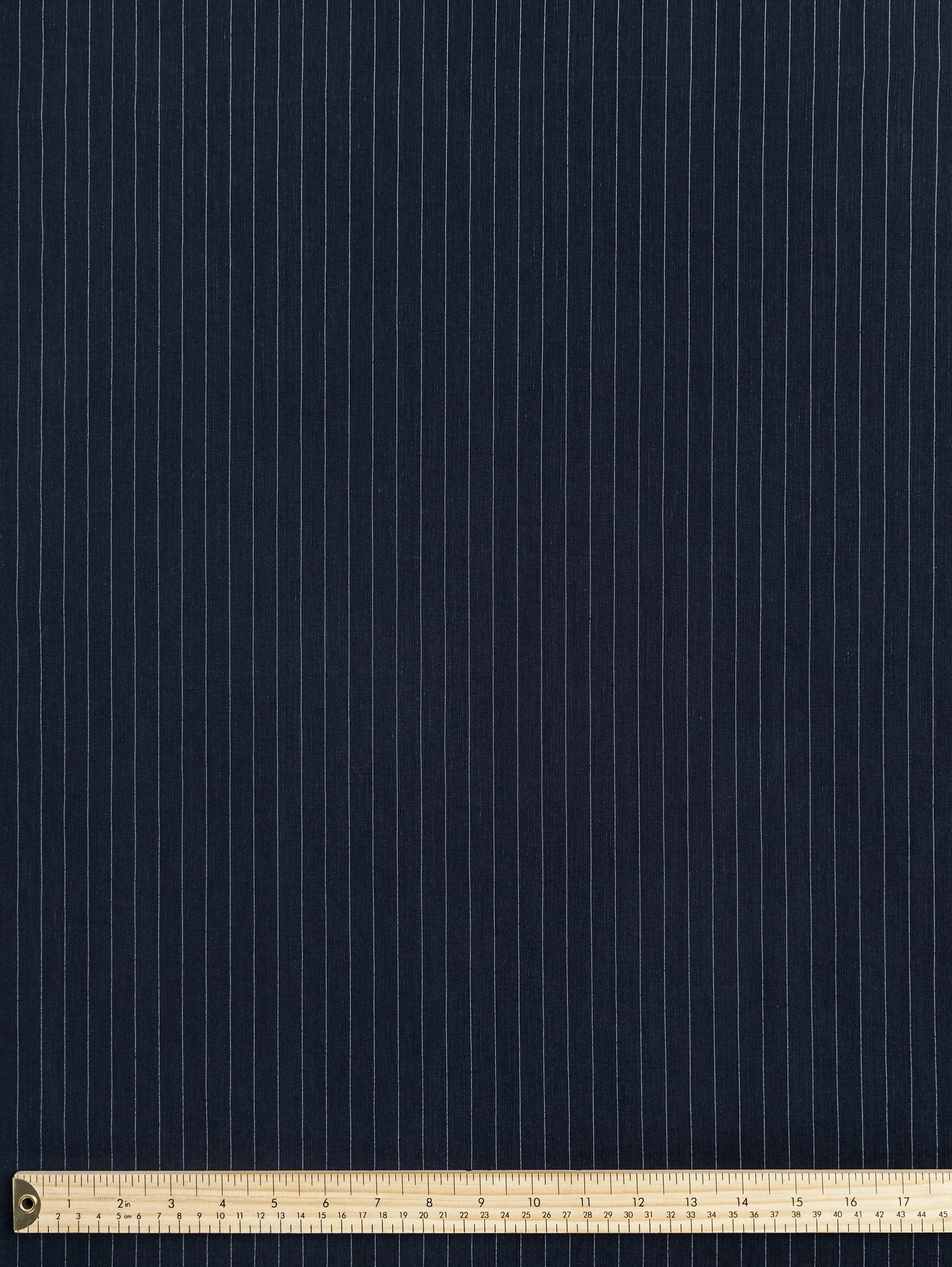 F-DEA075-Pinstripe-Linen-Tencel-Suiting-Deadstock-Navy-White-Core-Fabrics-ruler.JPG