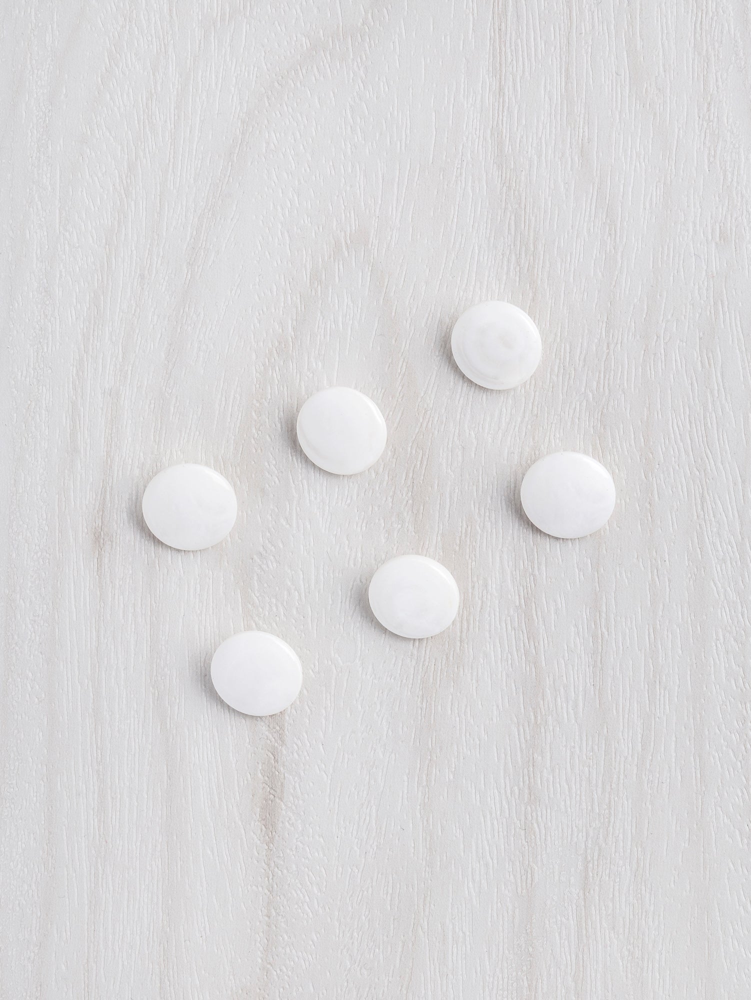 N-BUT-SH20L-Shank-River-Shell-20L-12mm-Button-6-pack-Core-Fabrics-V1