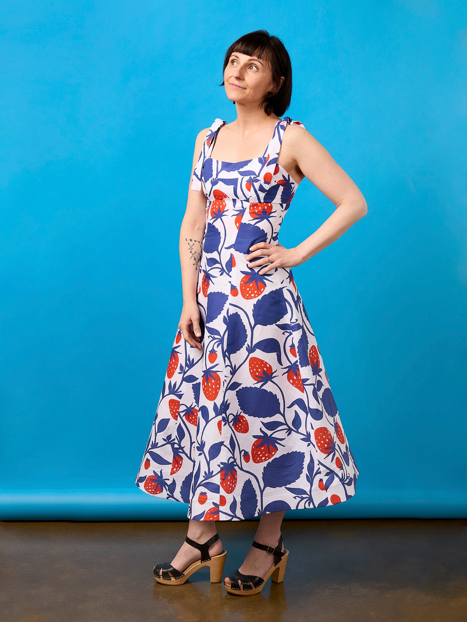 strawberry linen dress Strawberry Marina Linen Dress  allthebeautifullinen