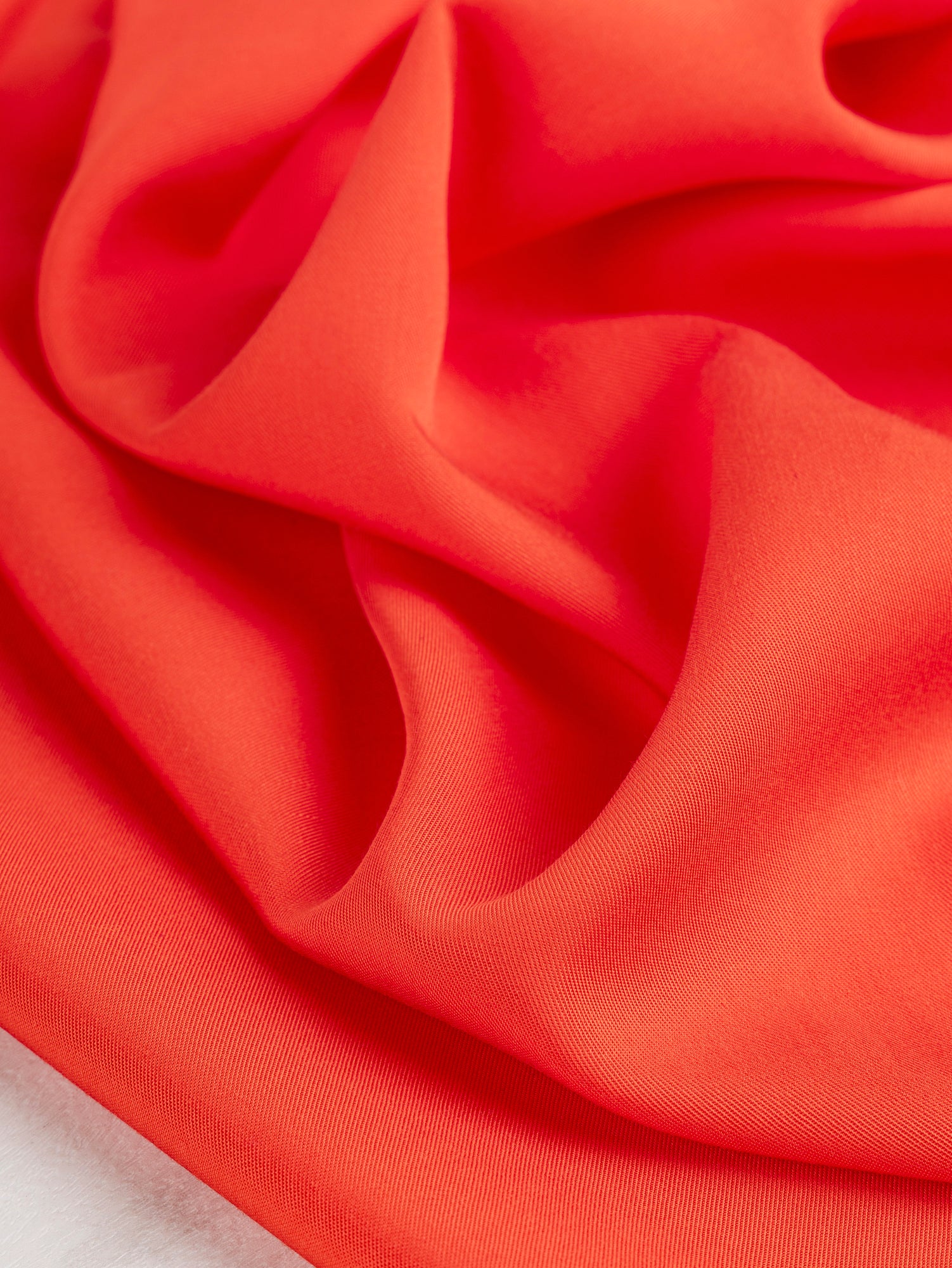 F-DEA009-Tencel-Lyocell-Twill-Deadstock-Red-Core-Fabrics-scrunched