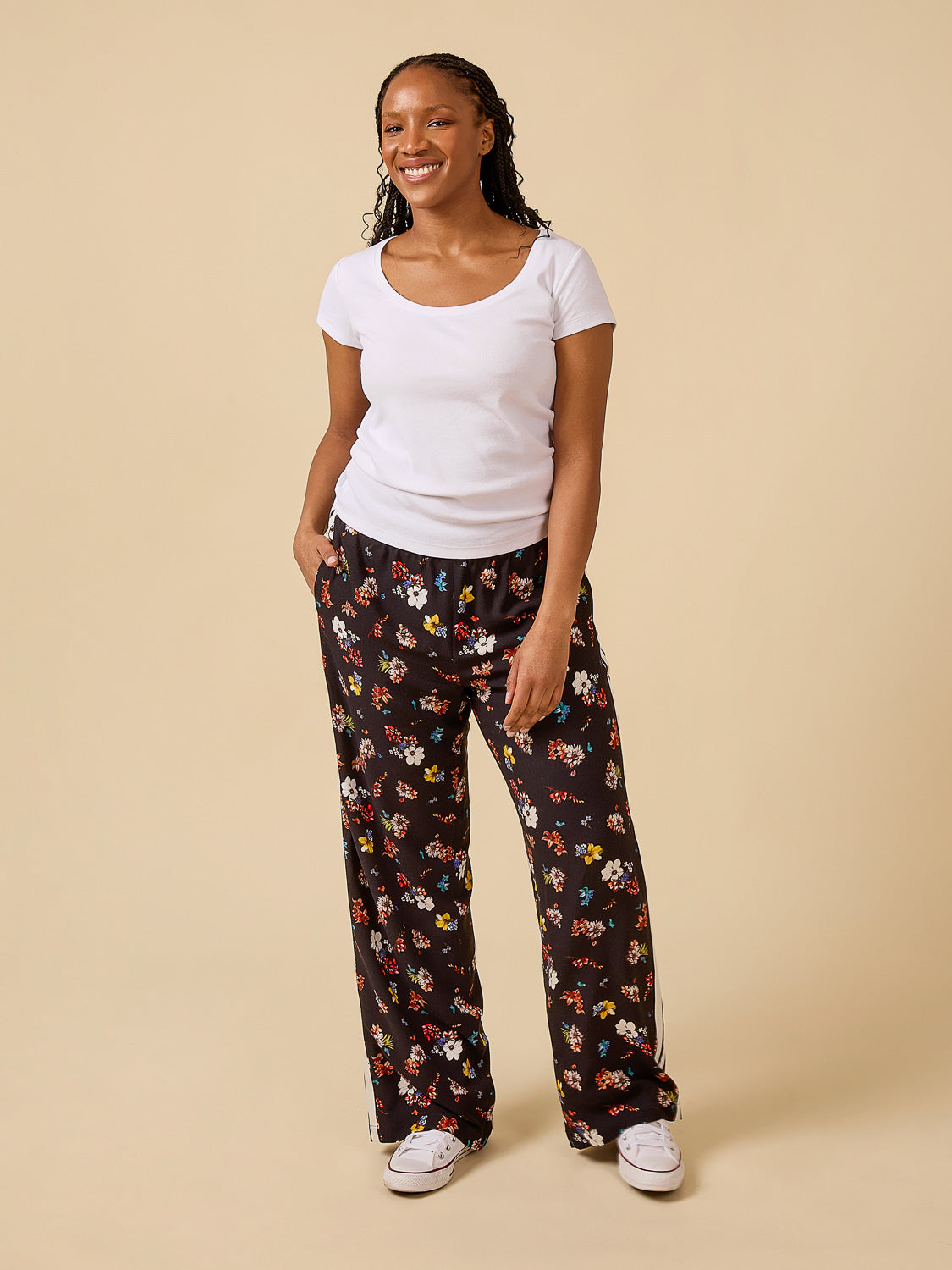 Sergé de viscose à motif floral fin de rouleau – Noir + Multicolore