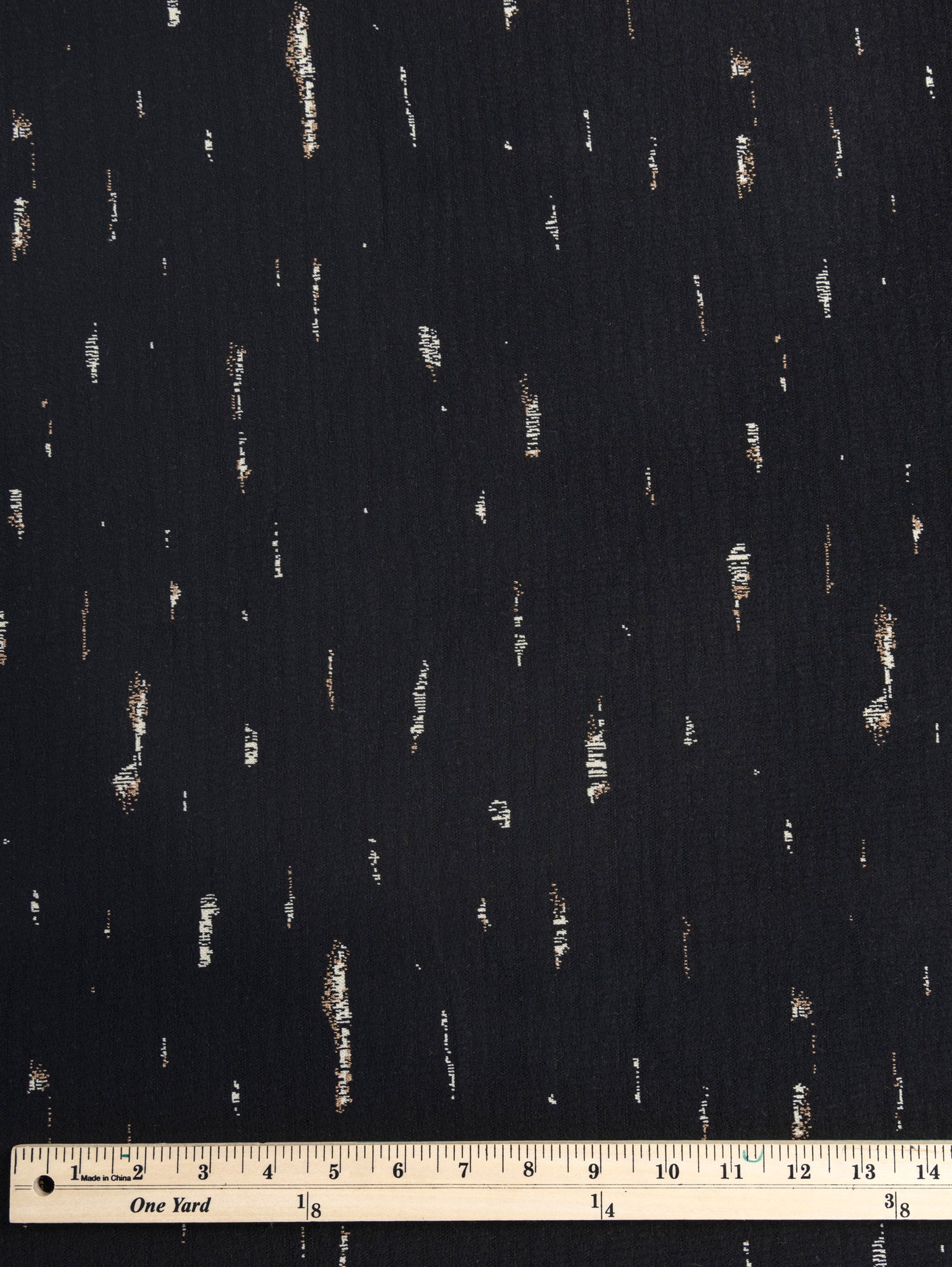 F-DEA007-003-Tree-Bark-Jacquard-Knit-Deadstock-Black-Core-Fabrics-ruler