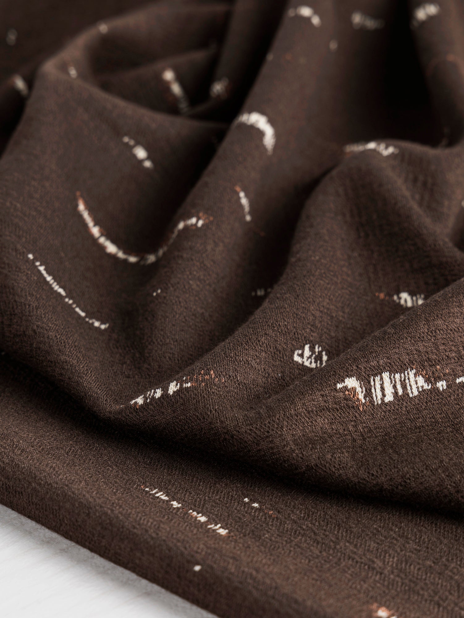 F-DEA007-002-Tree-Bark-JacquardKnit-Deadstock-Brown-Core-Fabrics-scrunched