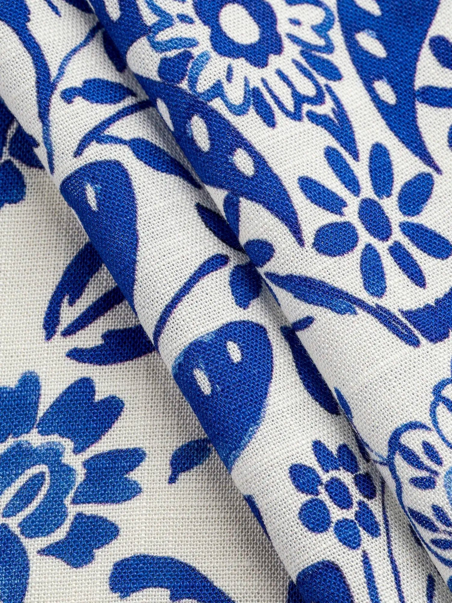 F-VIS310-Vases-and-Flowers-Panel-Print-Textured-Ecovero-Viscose-Ivory-and-Cobalt-Core-Fabrics-fold.webp