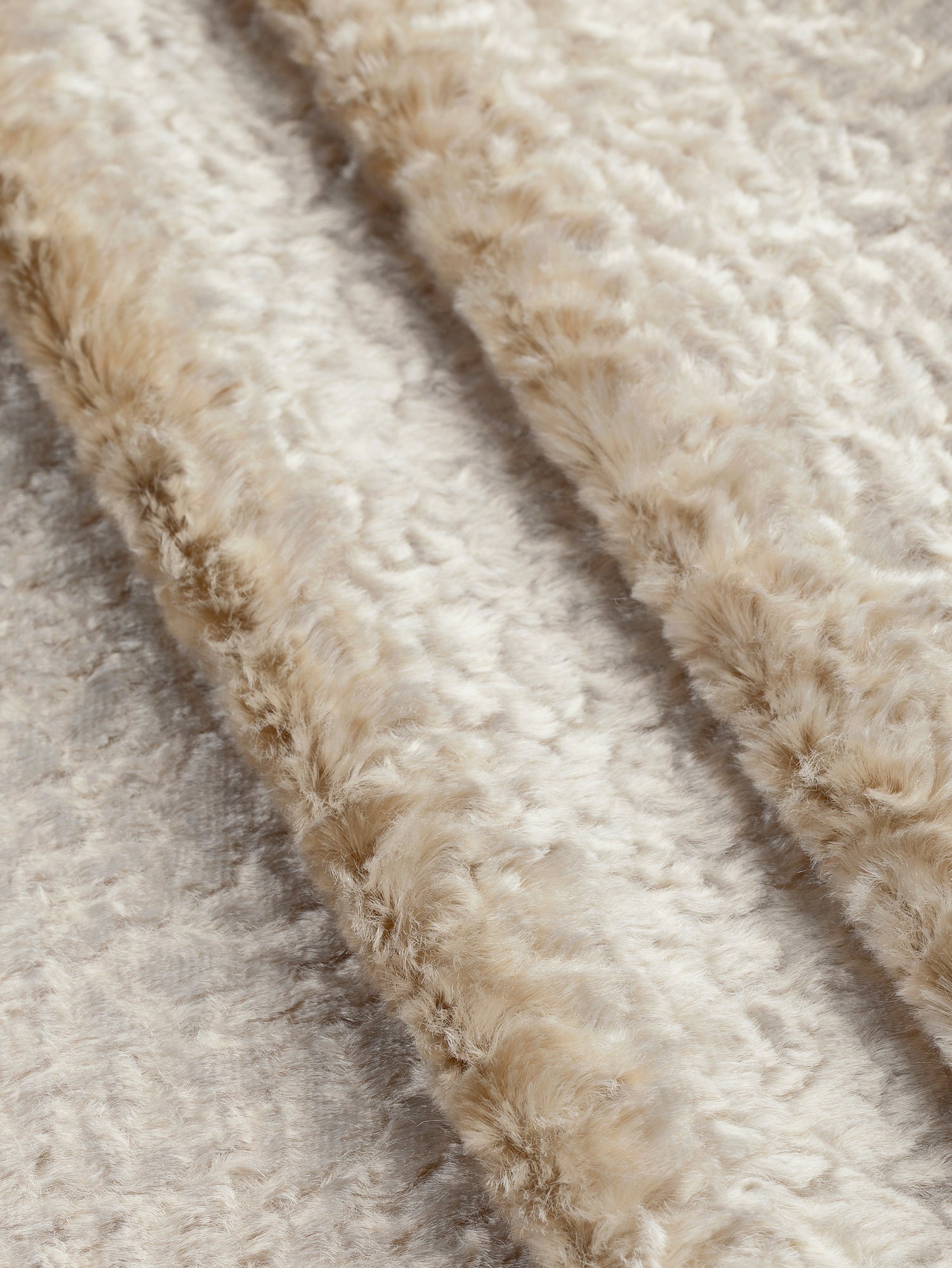 F-DEA111-Viscose Blend-Faux-Fur-Deadstock-Beige-Core-Fabrics-fold.JPG