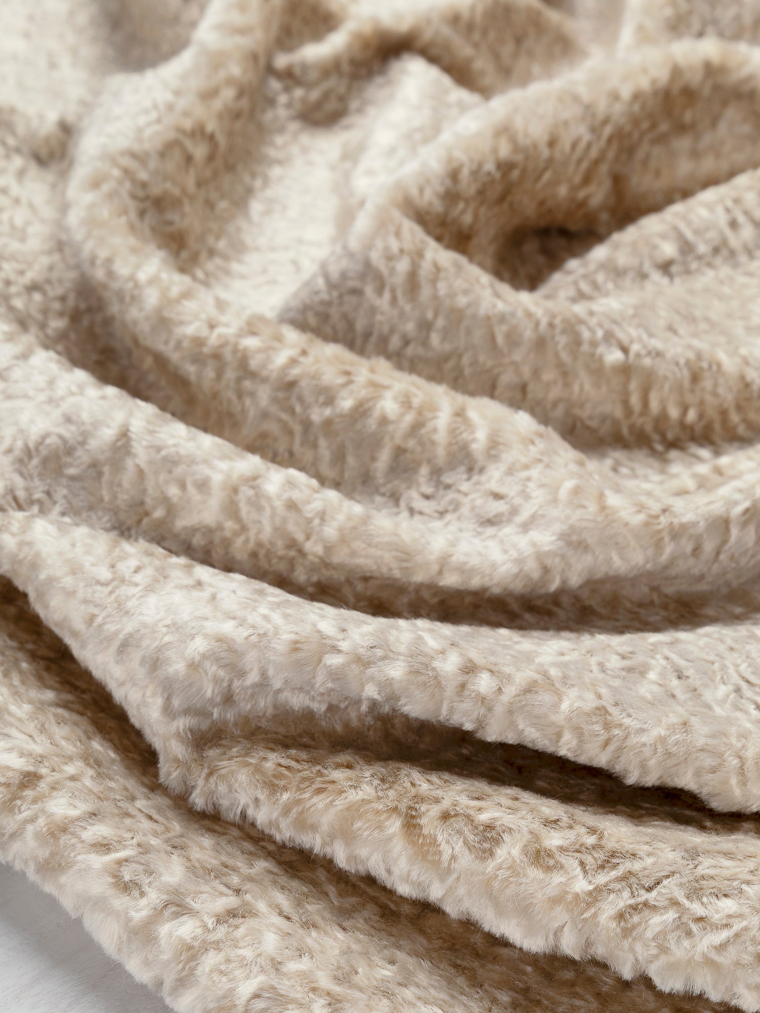 F-DEA111-Viscose Blend-Faux-Fur-Deadstock-Beige-Core-Fabrics-scrunched.JPG