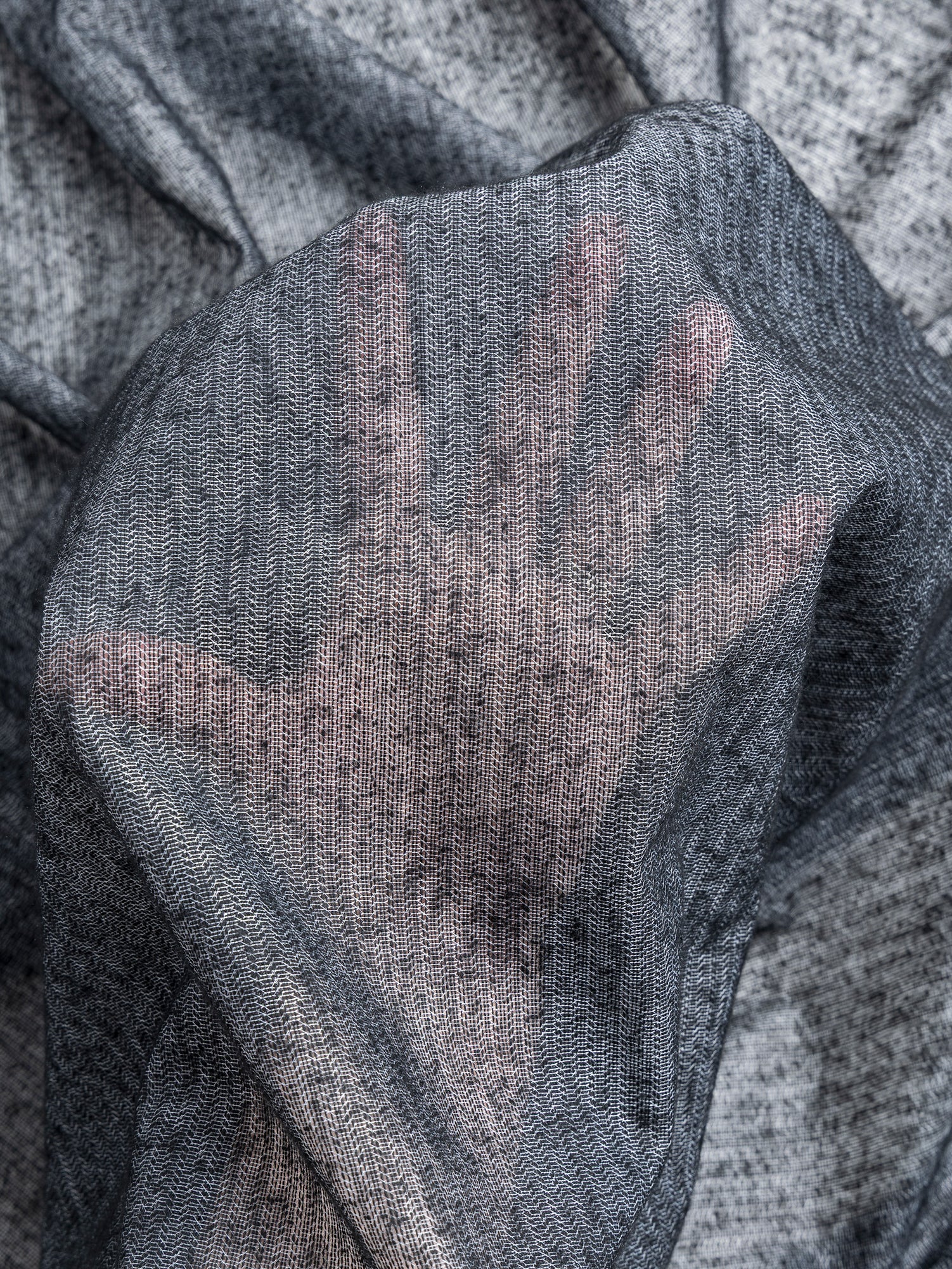 N-INT013-002-Viscose-Poly-Midweight-Fusible-Weft-Interfacing-for-Tailoring-Black-Core-Fabrics-Transparency.JPG