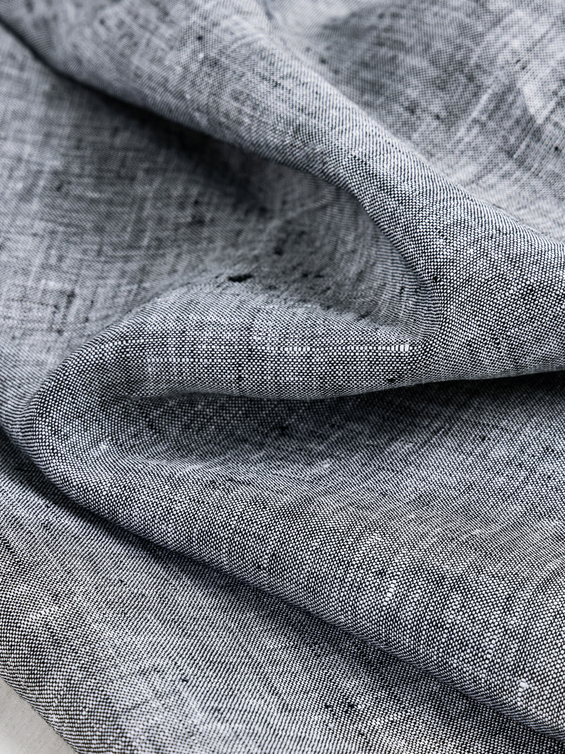 F-LIN025-002-Yarn-Dyed-Chambray-Linen-Black-Core-Fabrics-scrunched.jpg