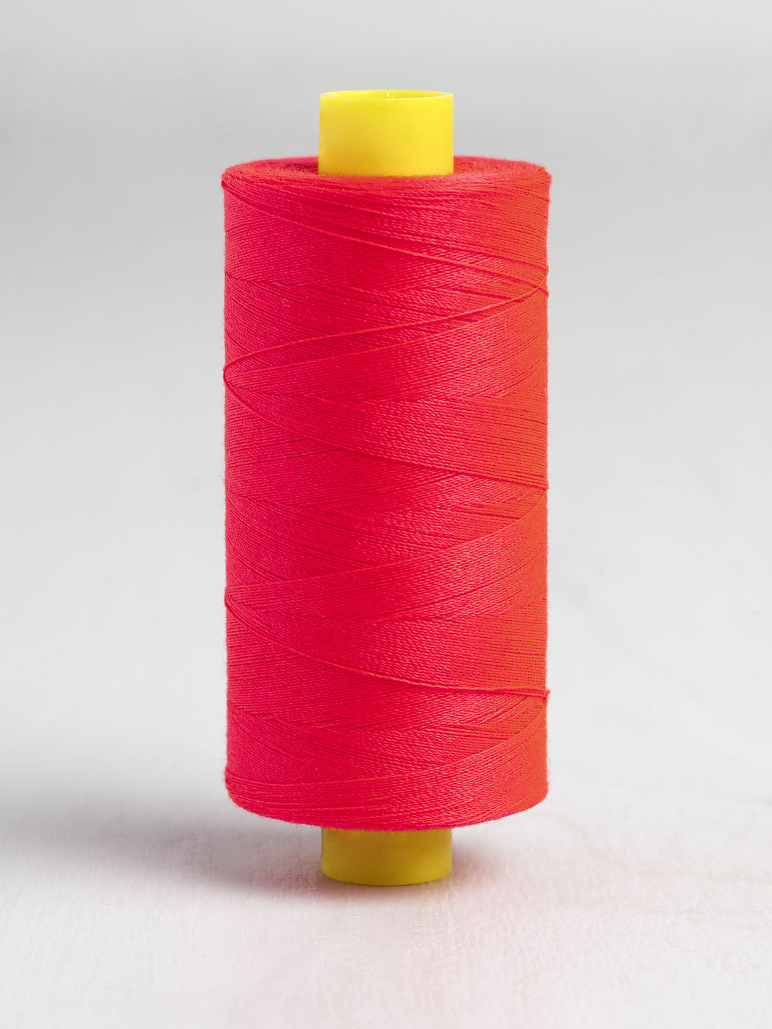Gütermann Mara 100 All Purpose Thread - Electric Flamingo | Core Fabrics