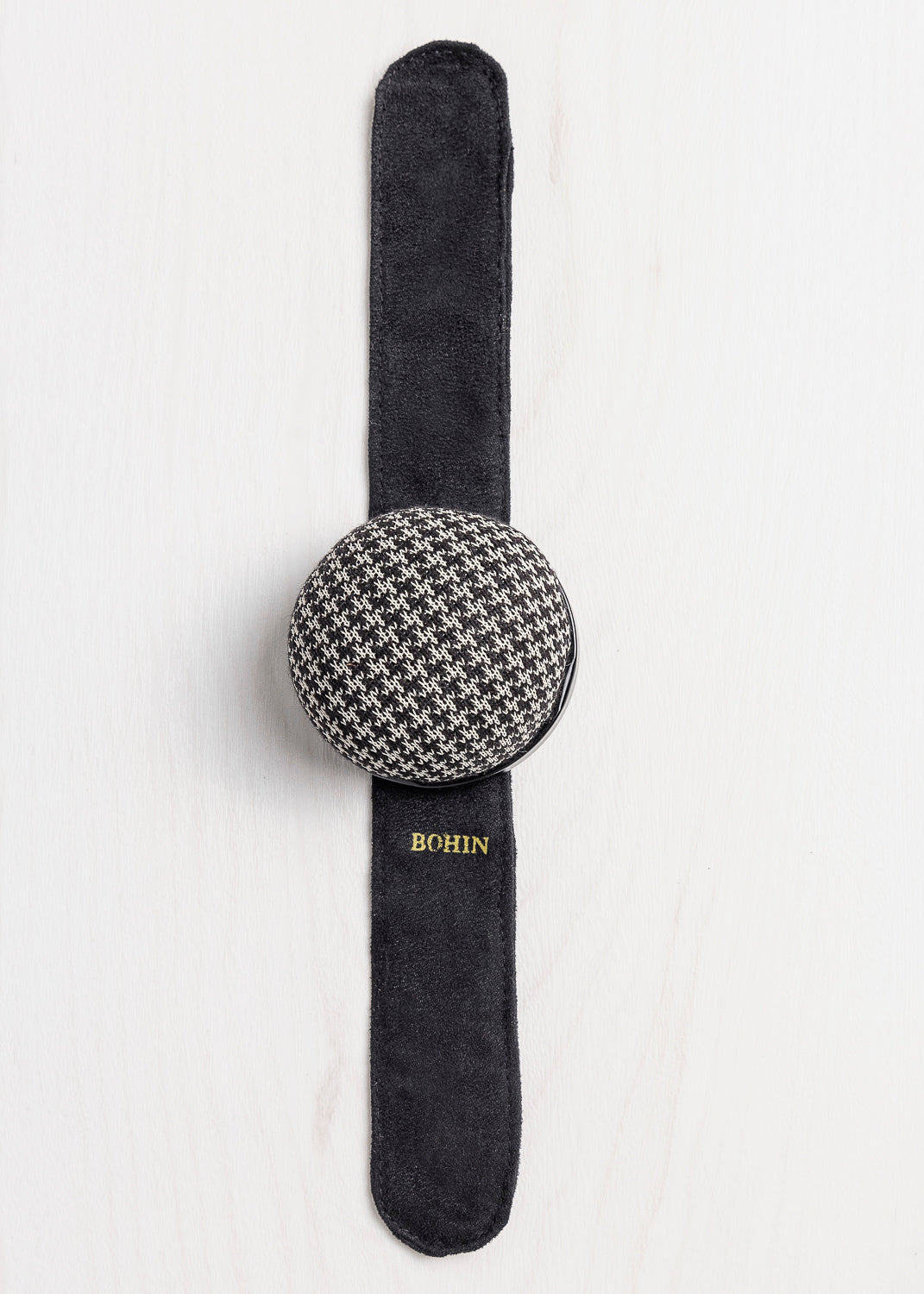 HoundstoothPinHolder-Flat_LR_c3250e01-200d-4b56-ba78-c982538a0de6 | Core Fabrics